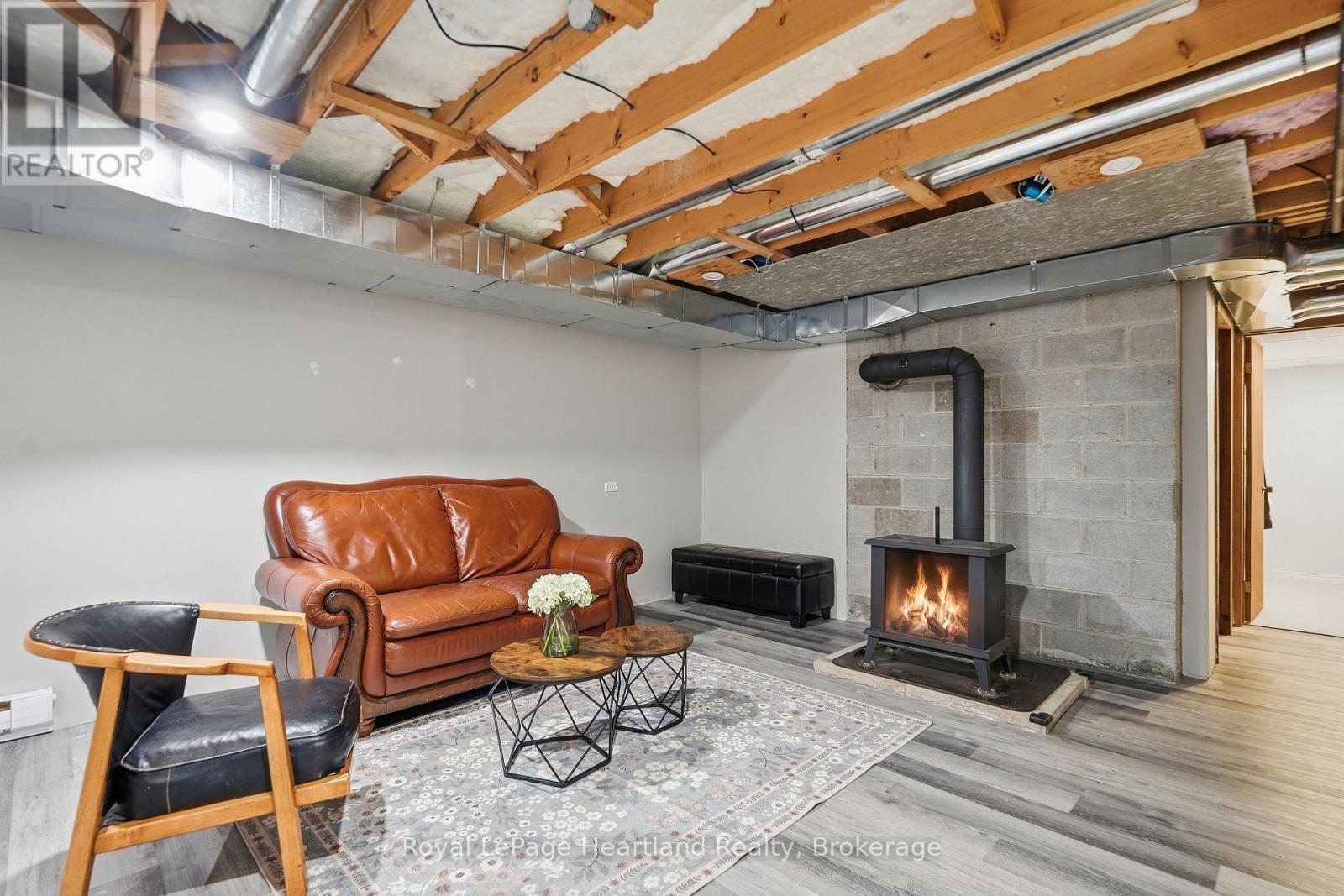 6 ALEXANDER STREET - 27