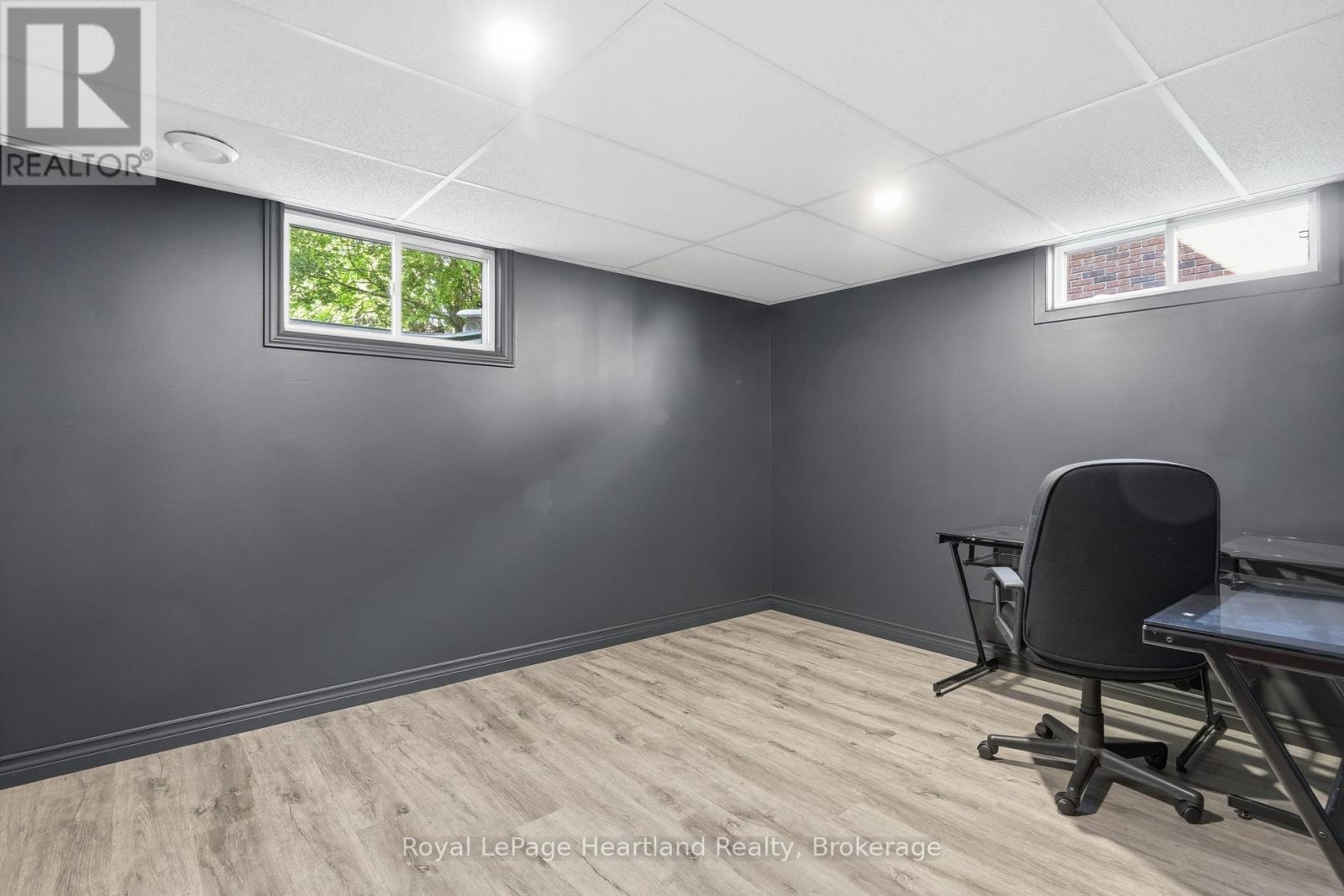 6 ALEXANDER STREET - 28