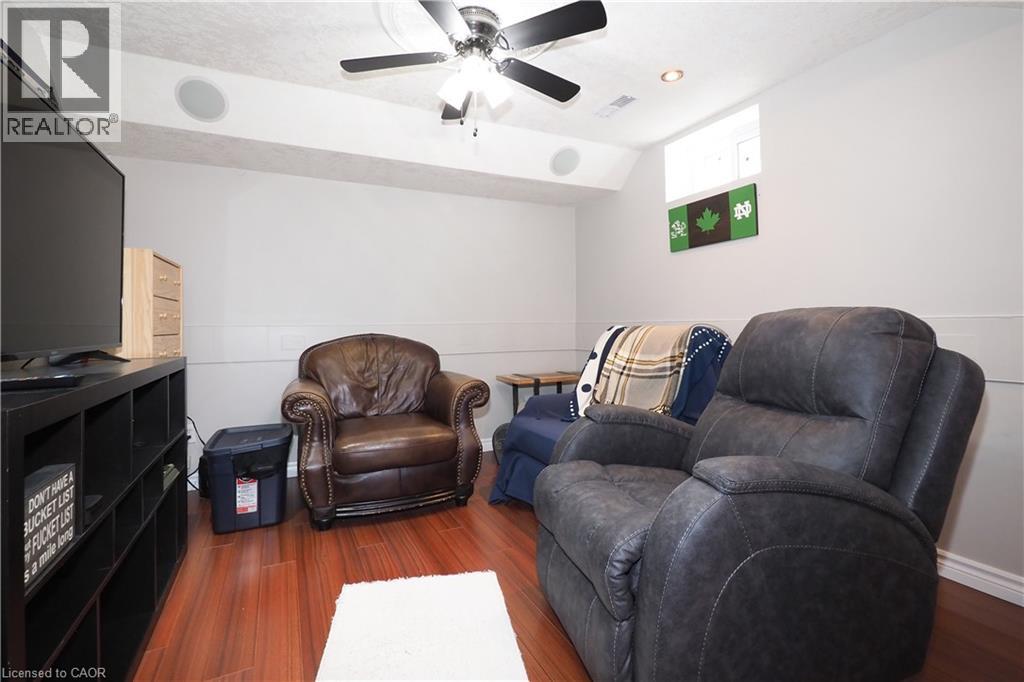 15 DALES Drive - 34