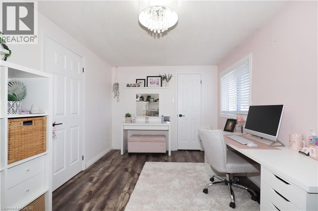 15 DALES Drive - 28