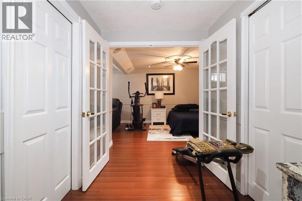 15 DALES Drive - 32