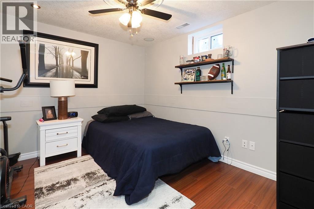 15 DALES Drive - 33