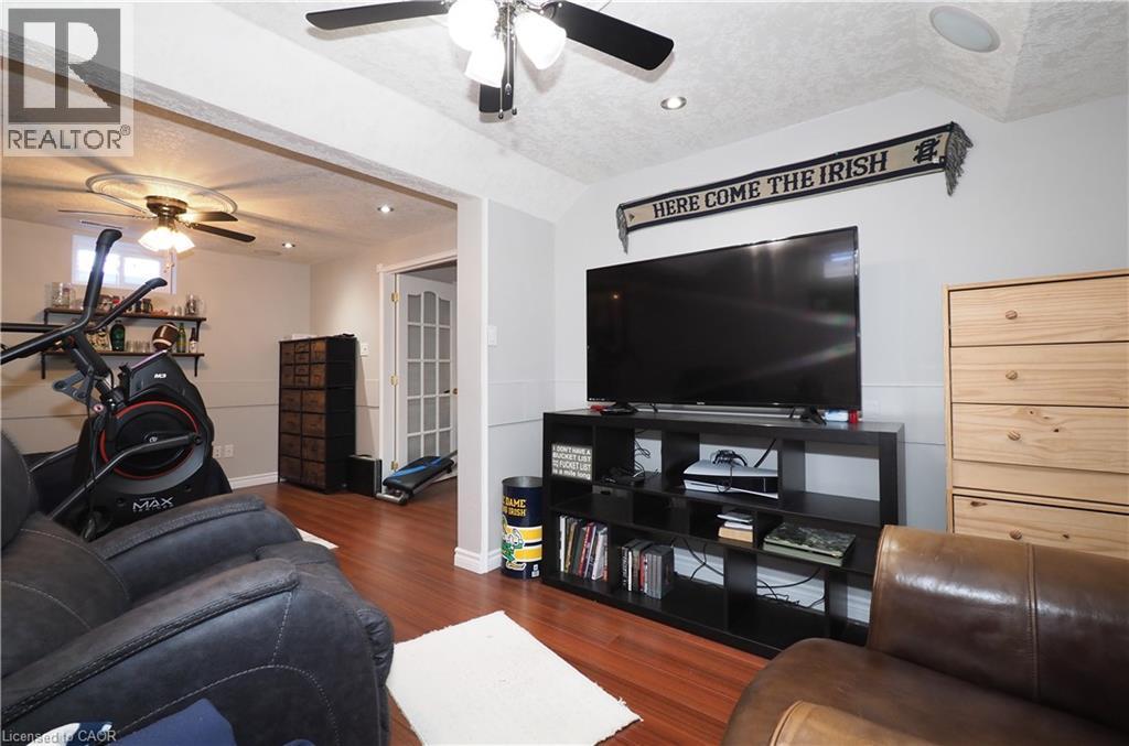 15 DALES Drive - 36