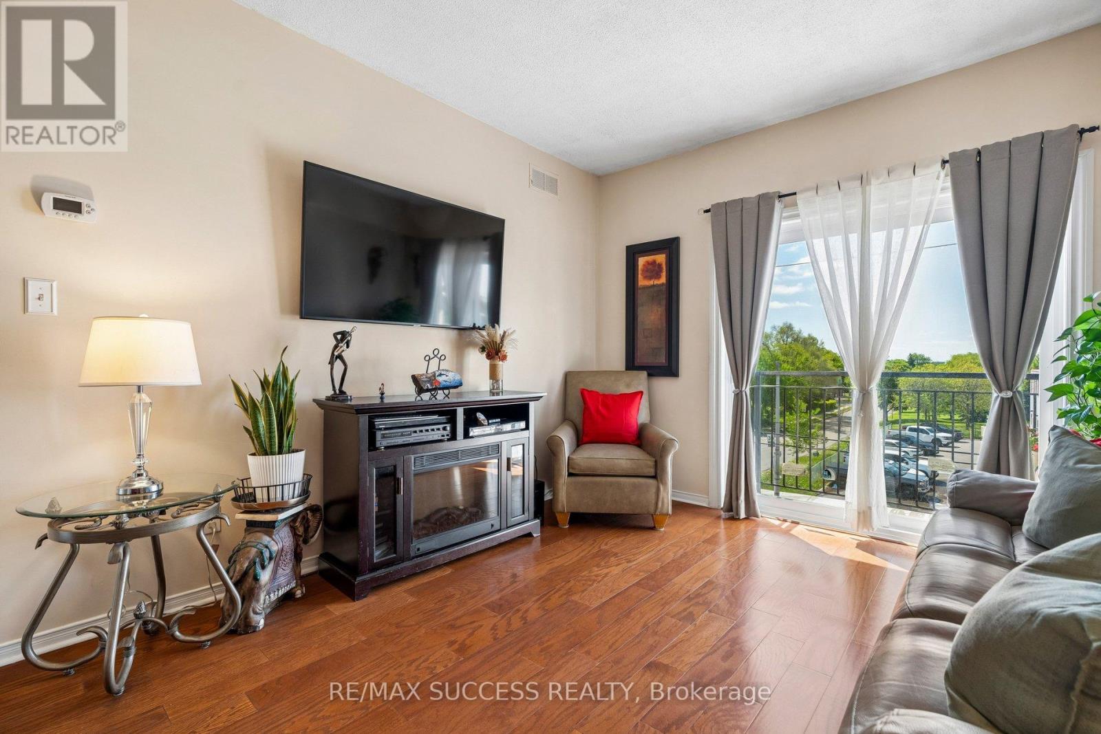 #301 1000 SHEPPARD AVENUE W - 9