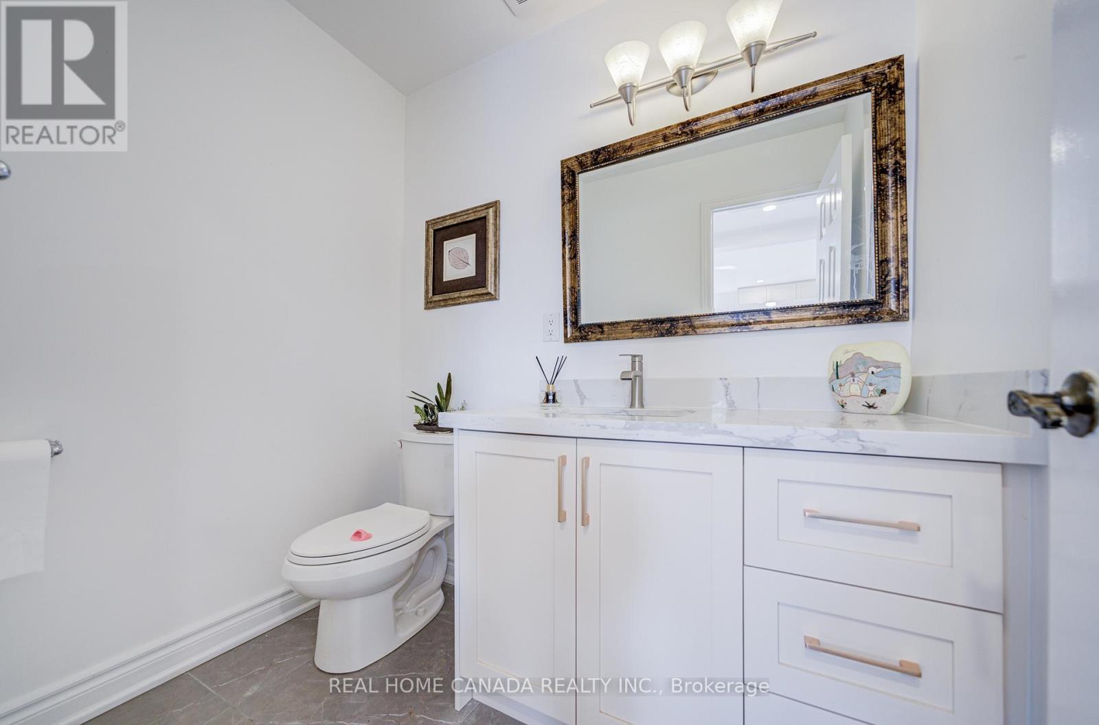 20 SADDLETREE DRIVE - 22