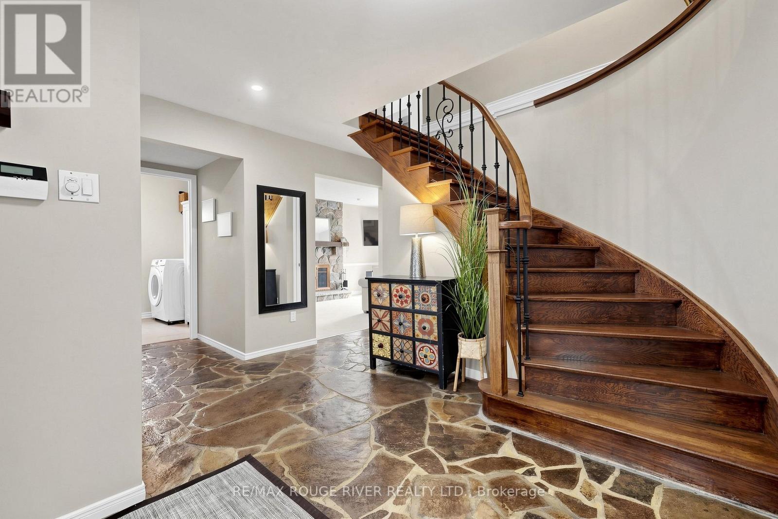 21 RAMBLEWOOD DRIVE - 9