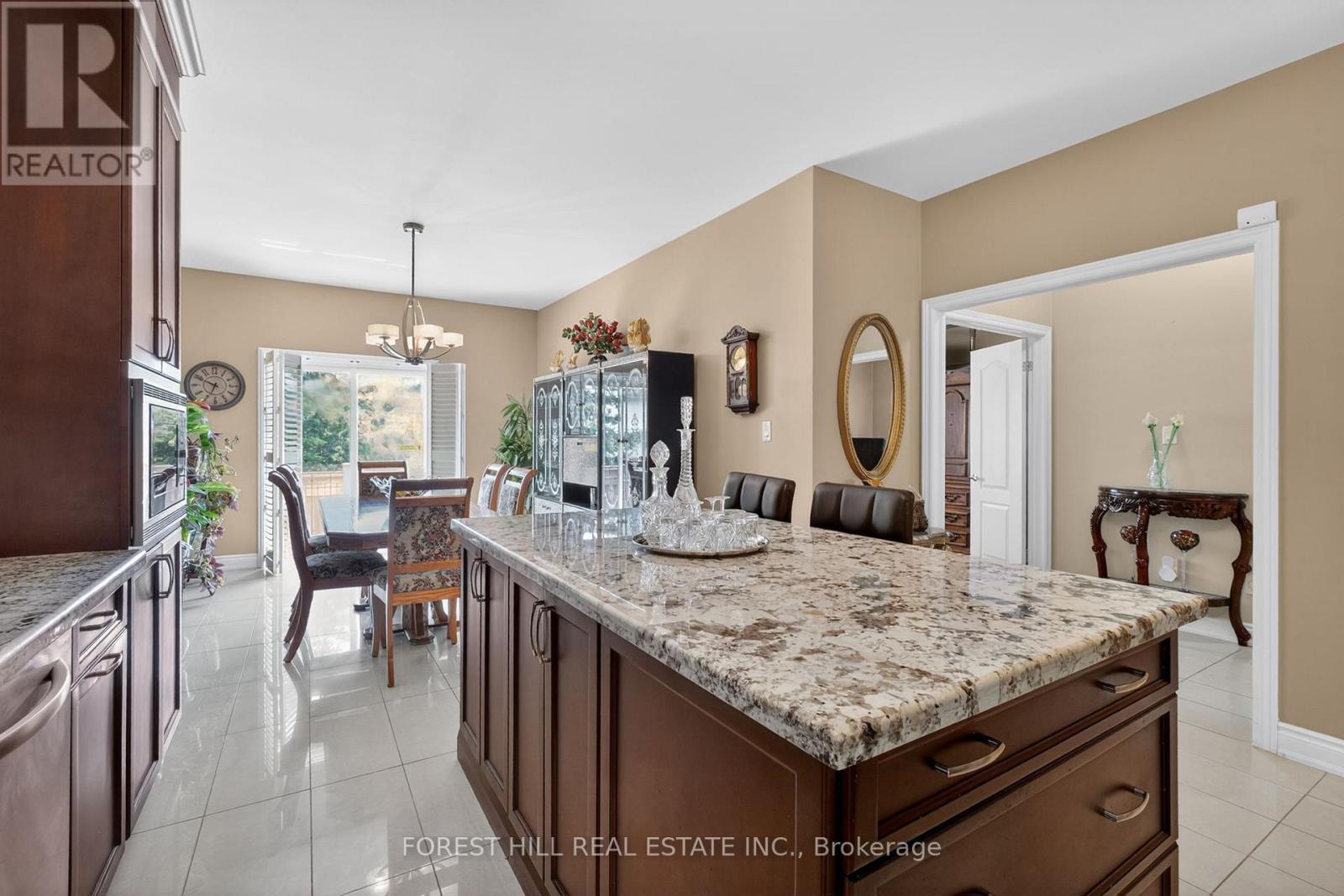 17 AMALFI COURT - 8