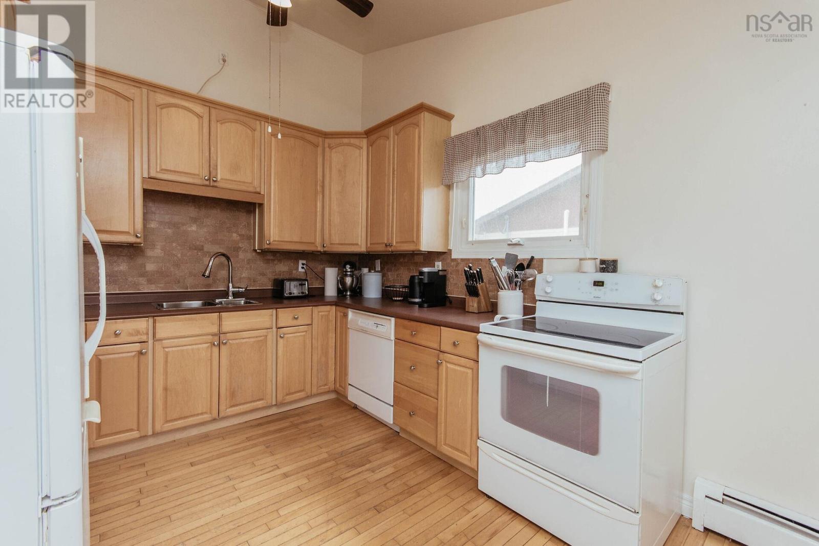 175 Dickey Drive - Image 2