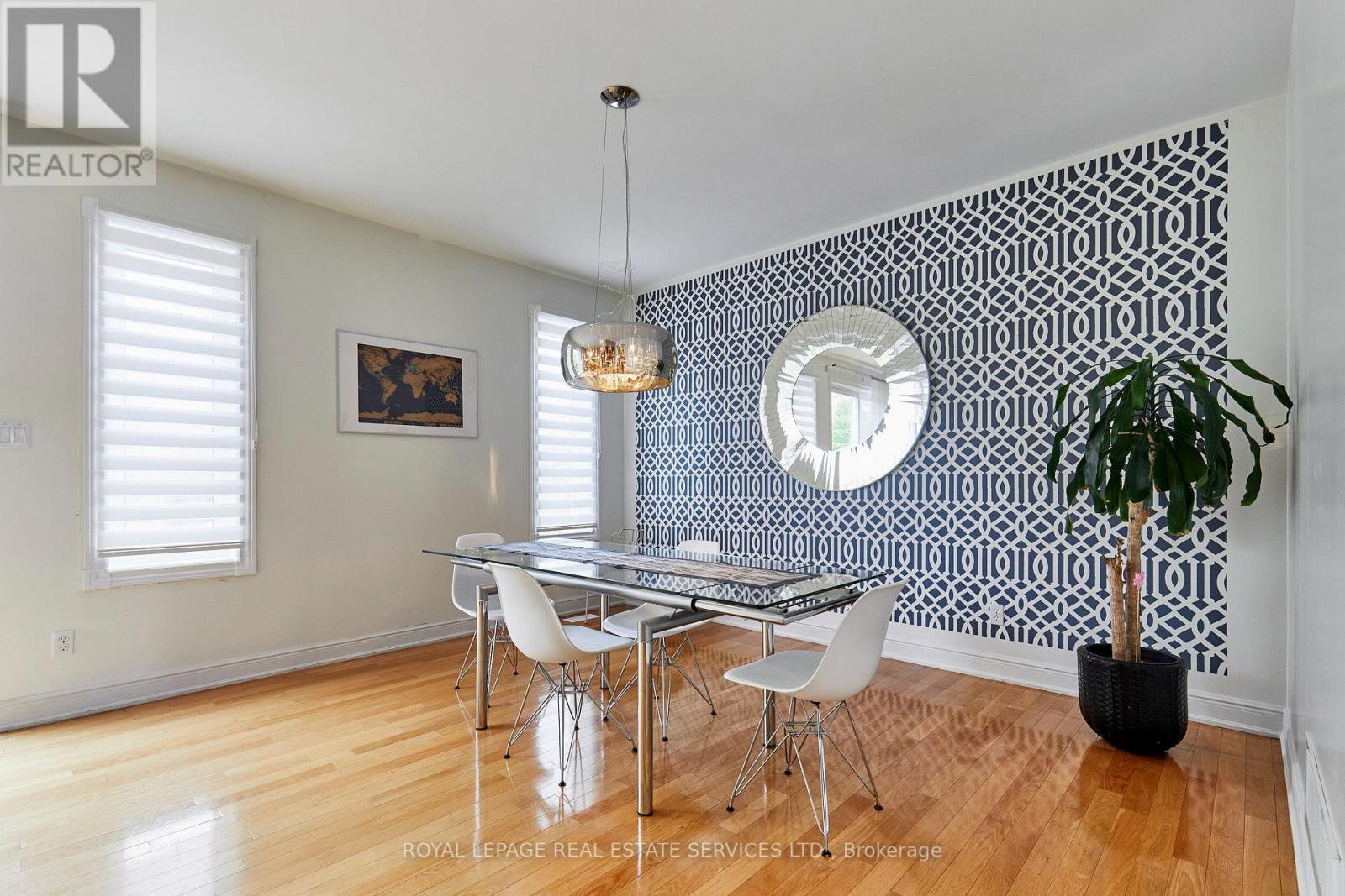 100 WALKER ROAD W - 15