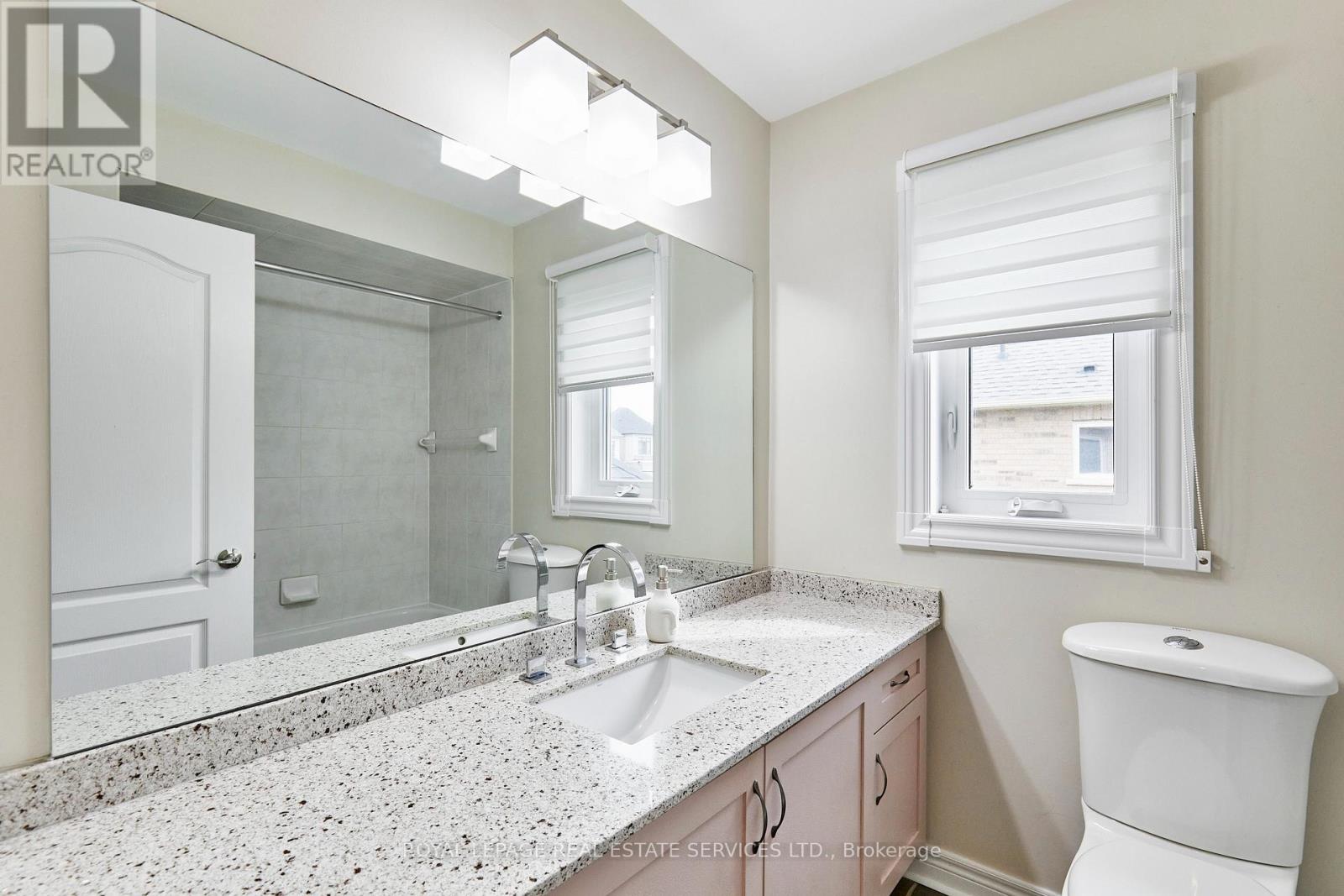 100 WALKER ROAD W - 32