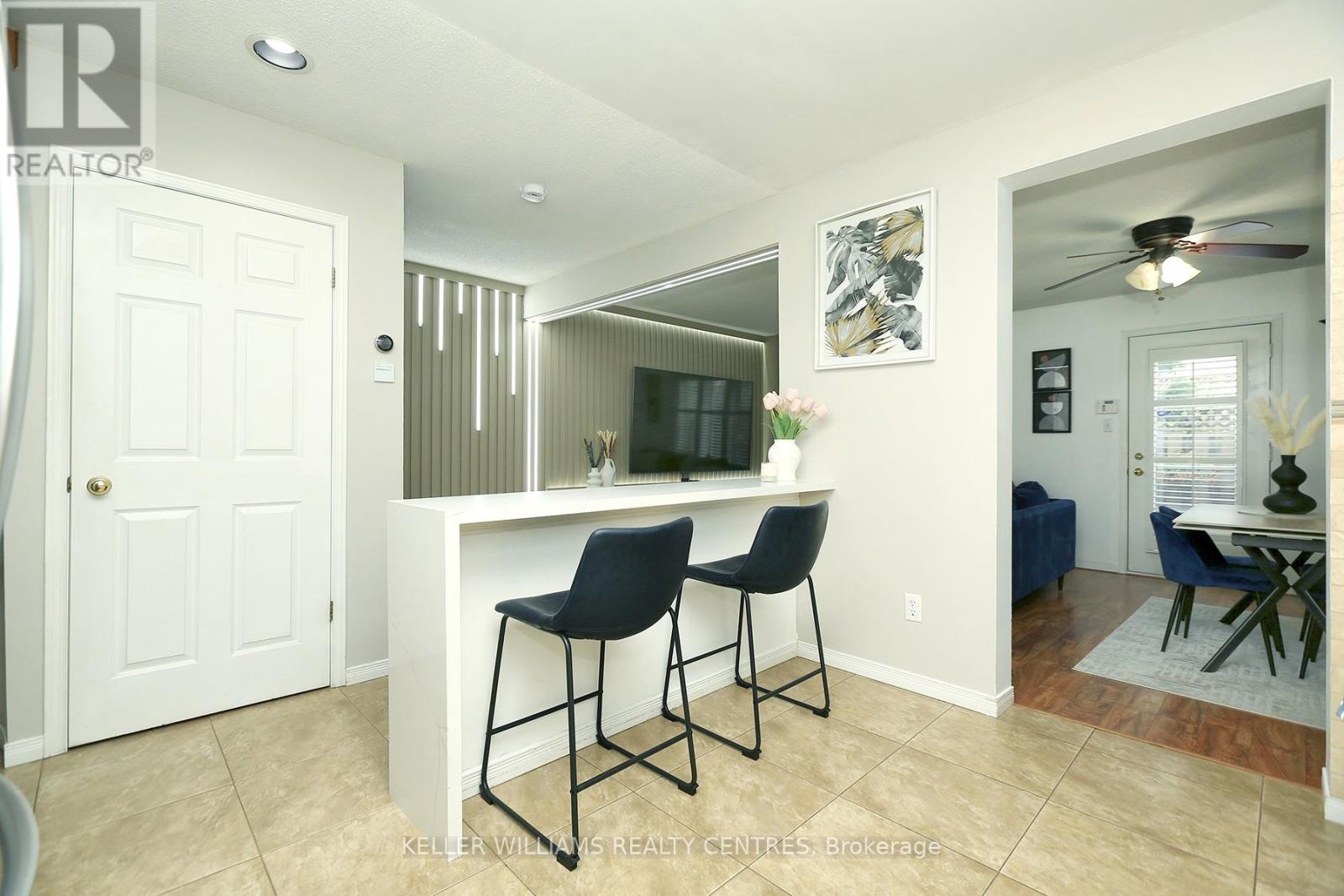 #19 100 VINEBERG DRIVE N - 10