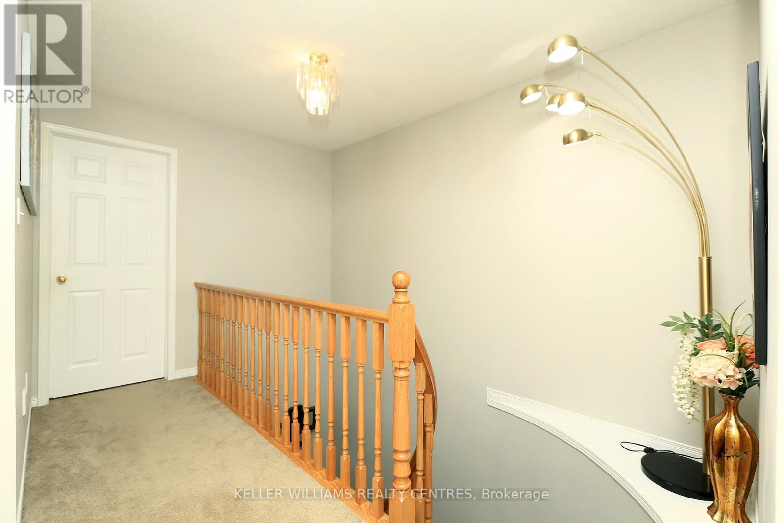 #19 100 VINEBERG DRIVE N - 21
