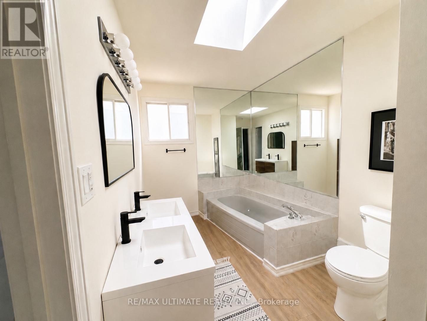 12 STONEY BROOK CRESCENT - 12