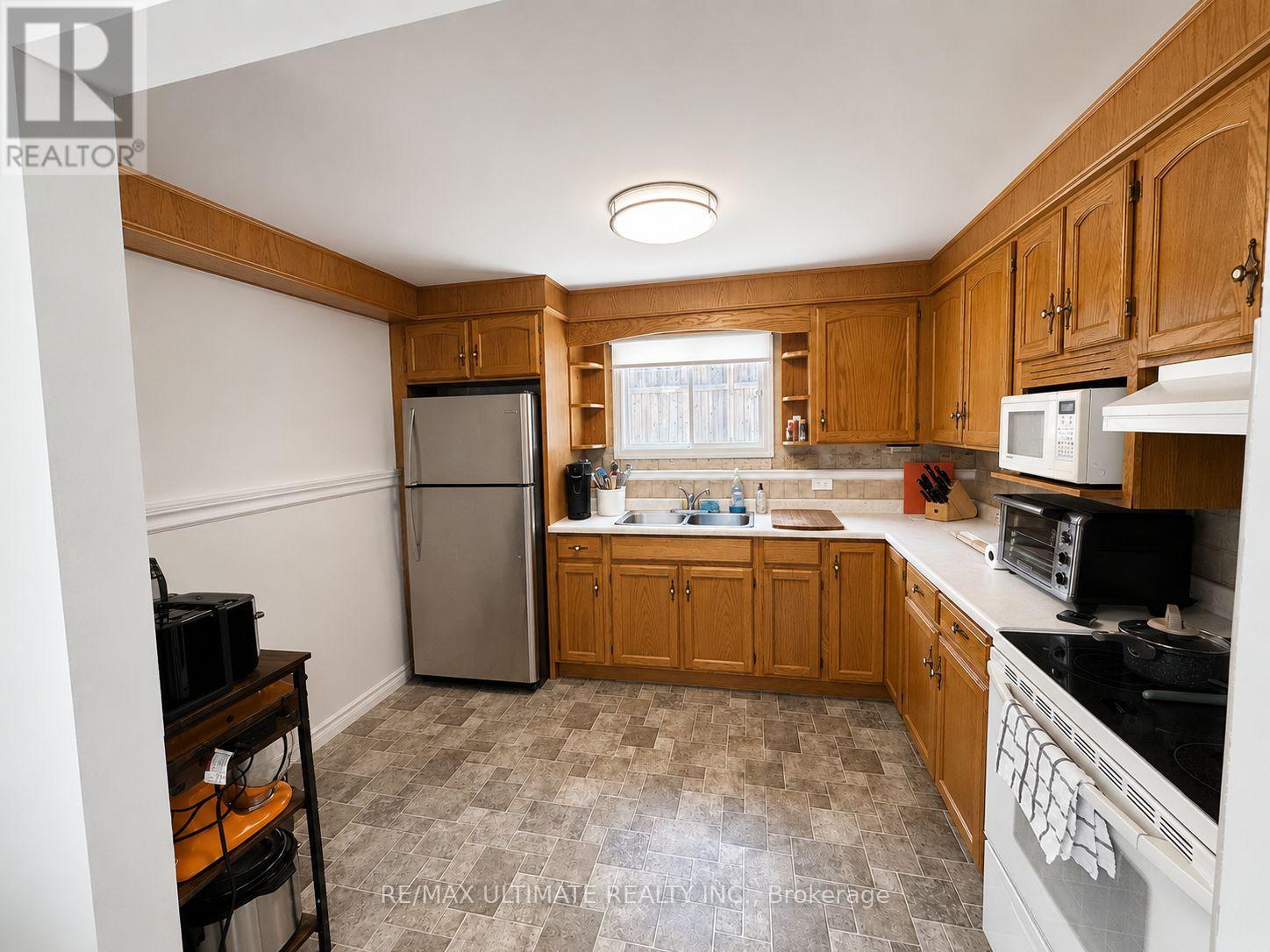 12 STONEY BROOK CRESCENT - 19