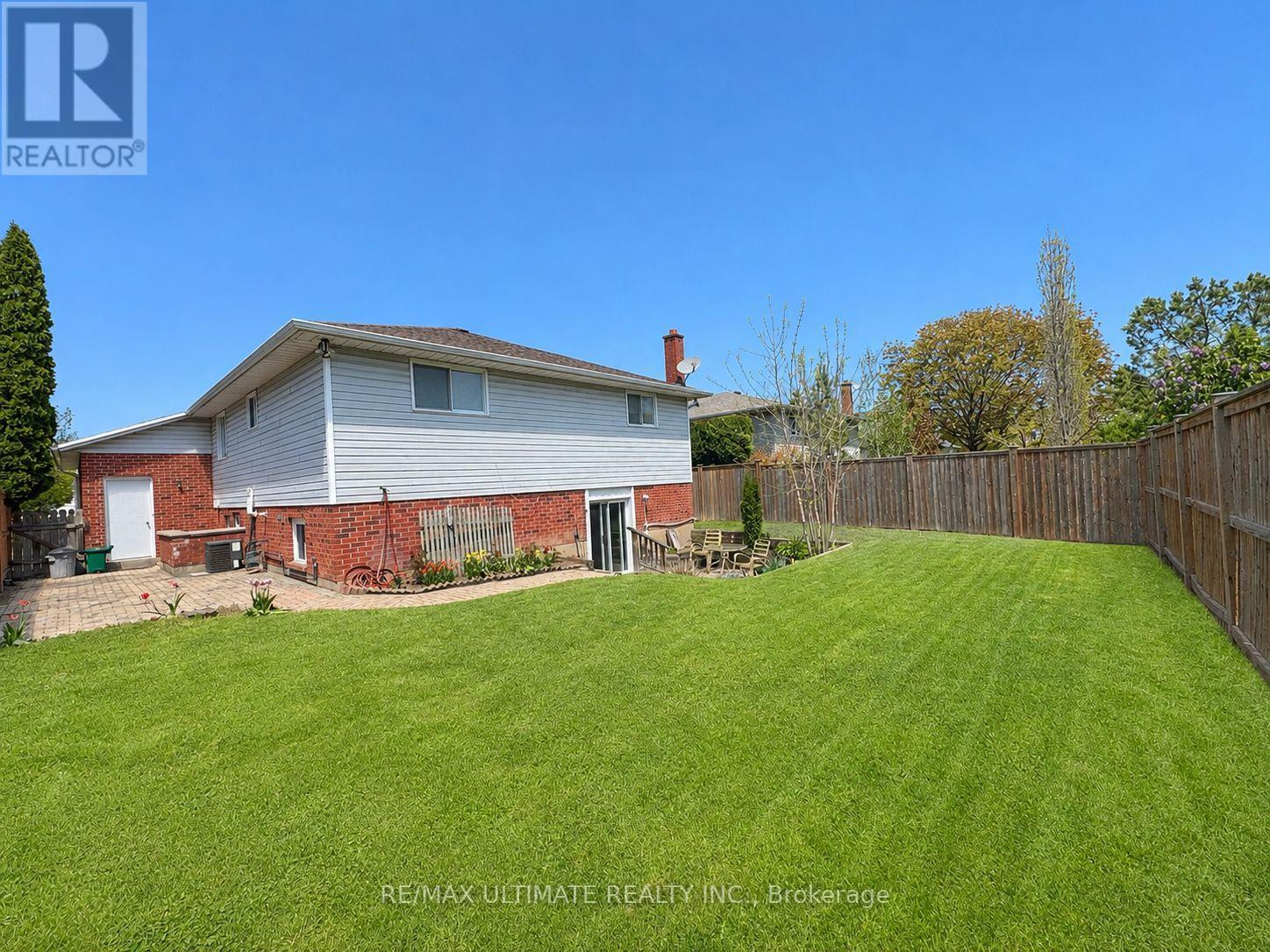 12 STONEY BROOK CRESCENT - 2