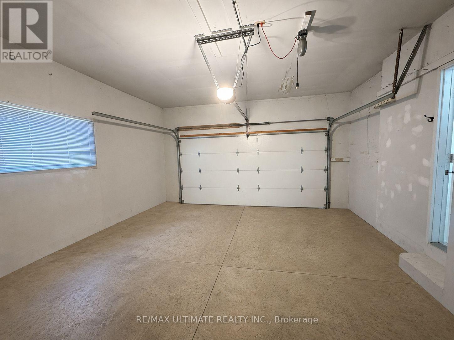 12 STONEY BROOK CRESCENT - 22