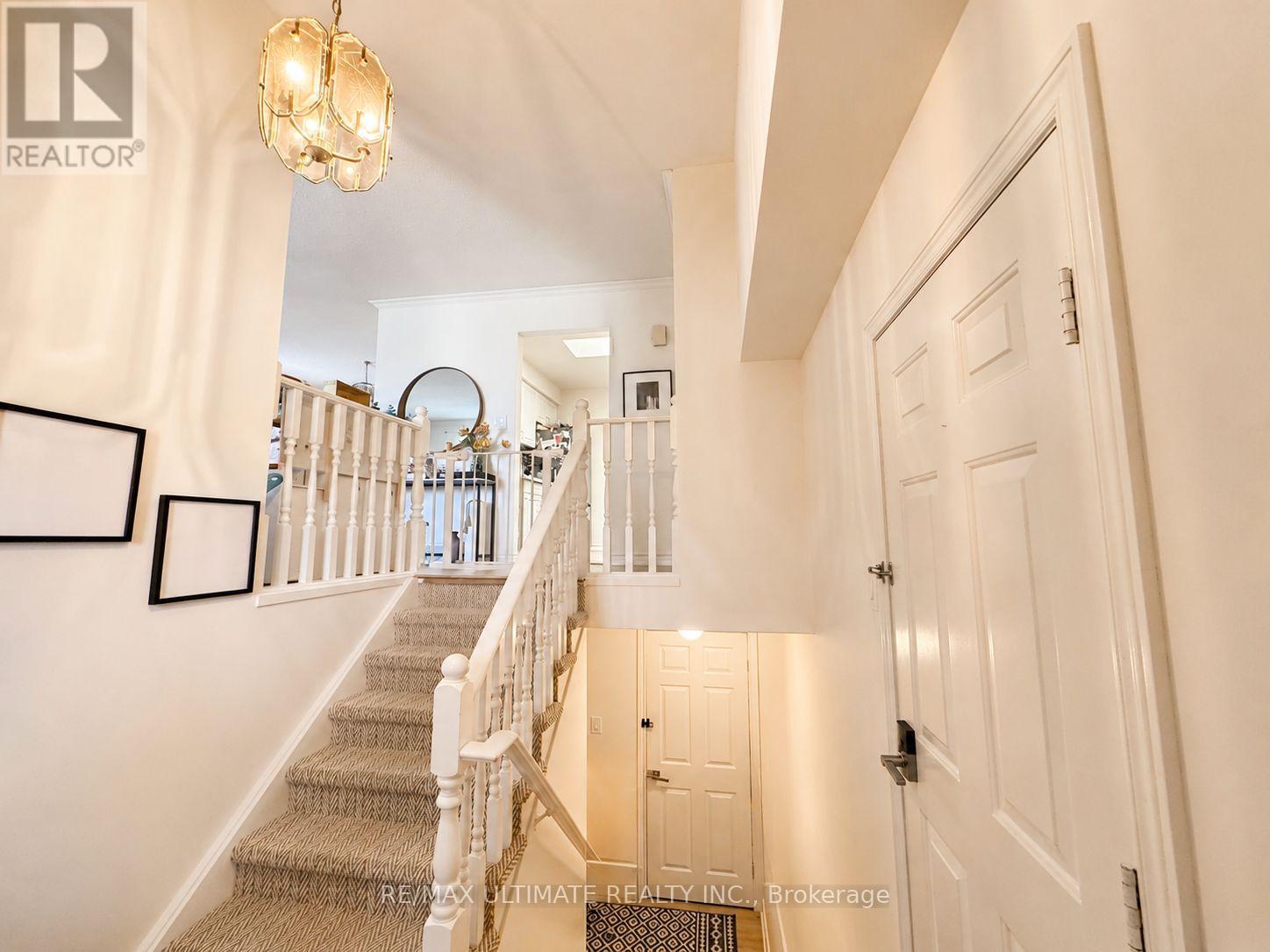 12 STONEY BROOK CRESCENT - 3