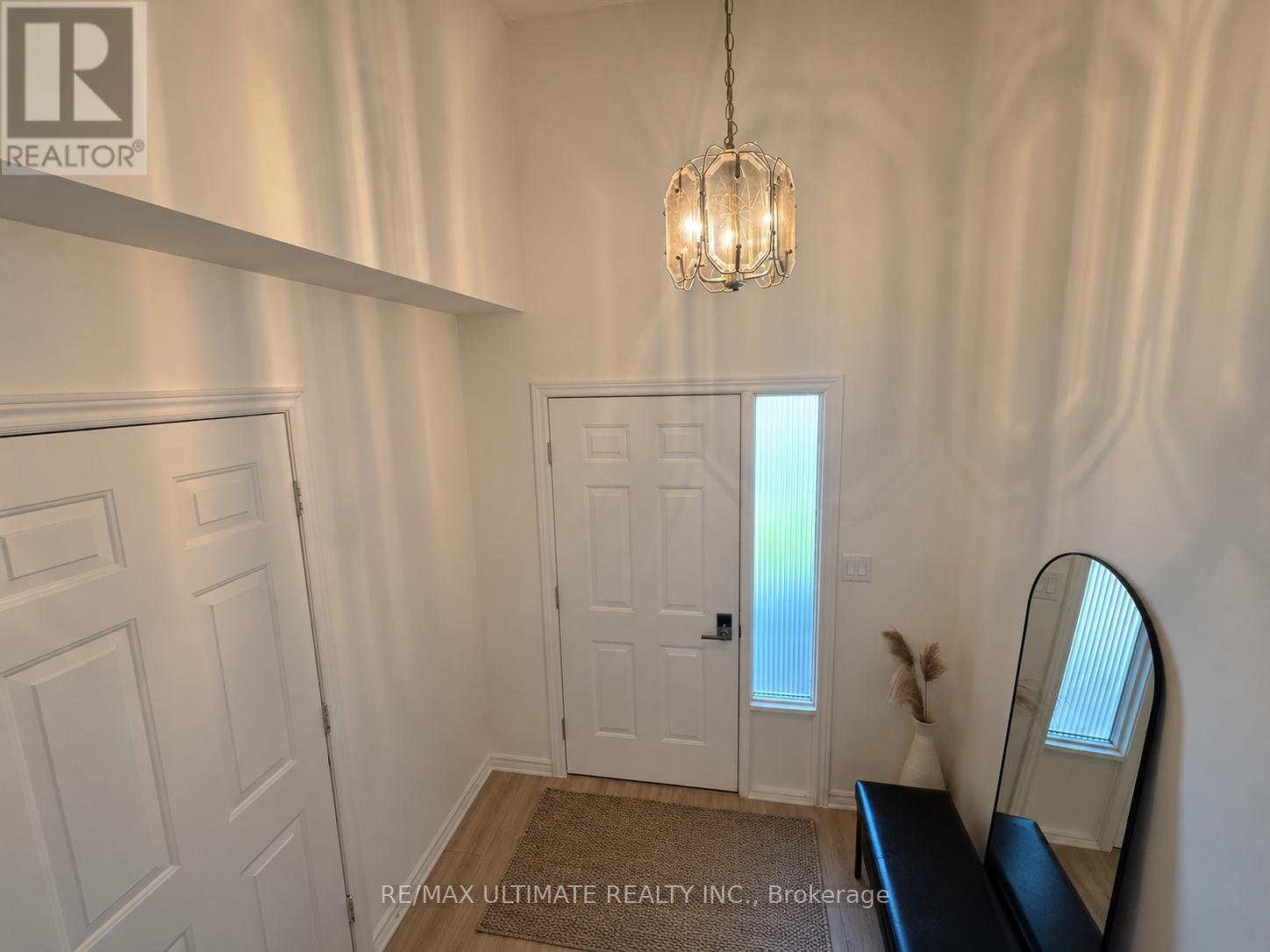 12 STONEY BROOK CRESCENT - 4