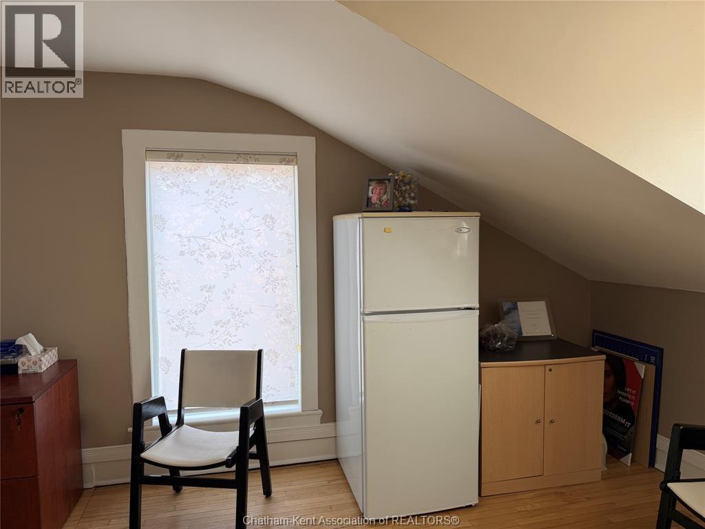 78 Victoria AVENUE - 21