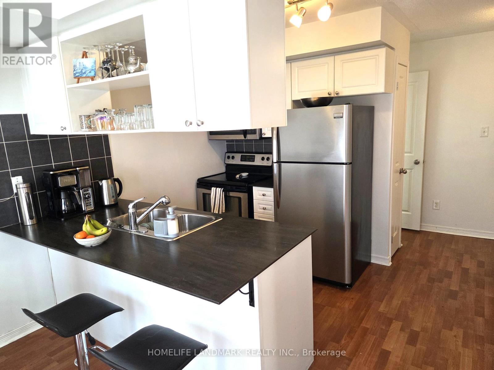 #2 74 MUNRO STREET - 11