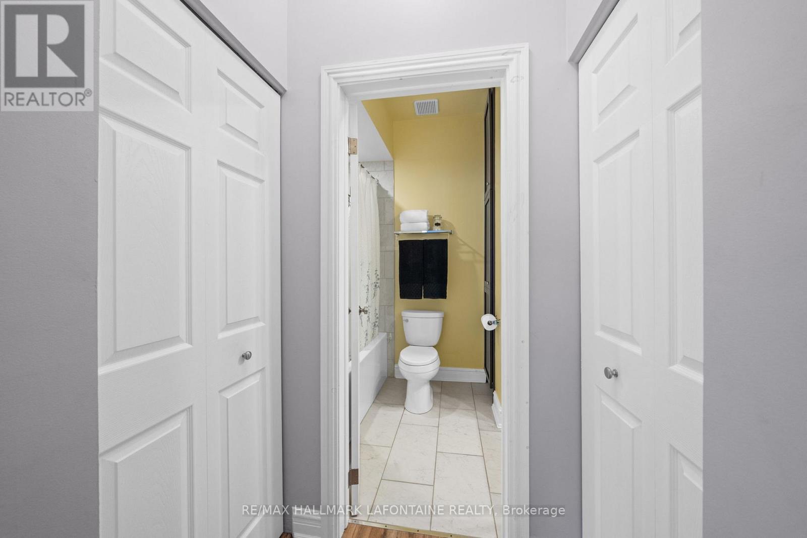 #107 1 ROSAMOND STREET E - Image 20