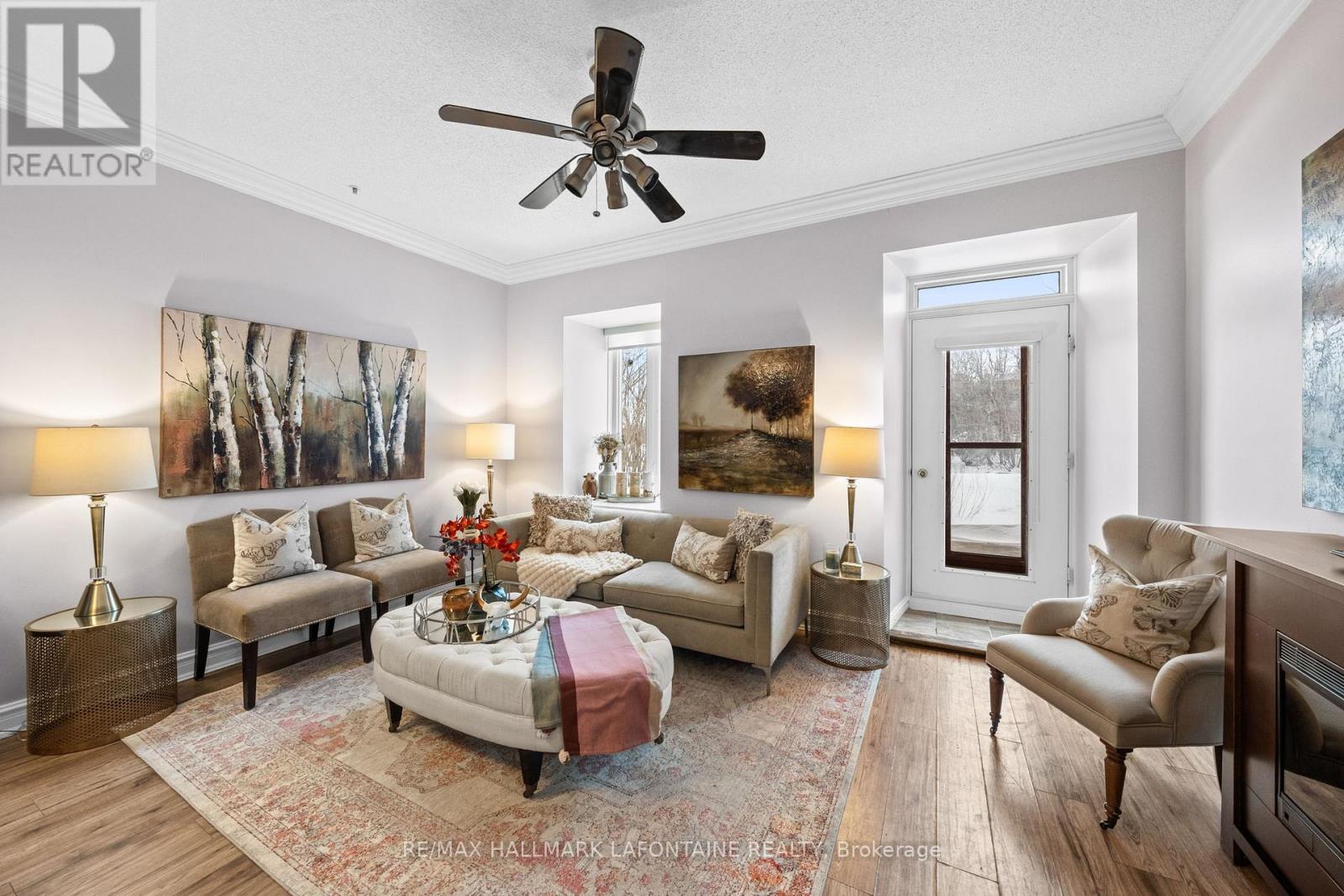 #107 1 ROSAMOND STREET E - Image 8