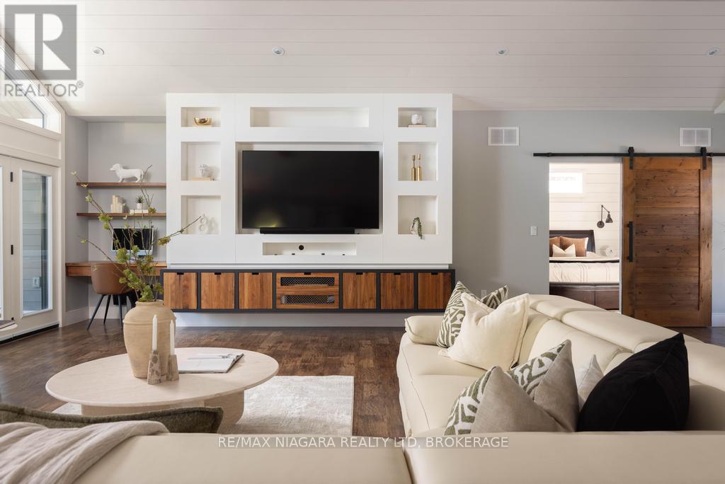 696 FOSS ROAD - 28