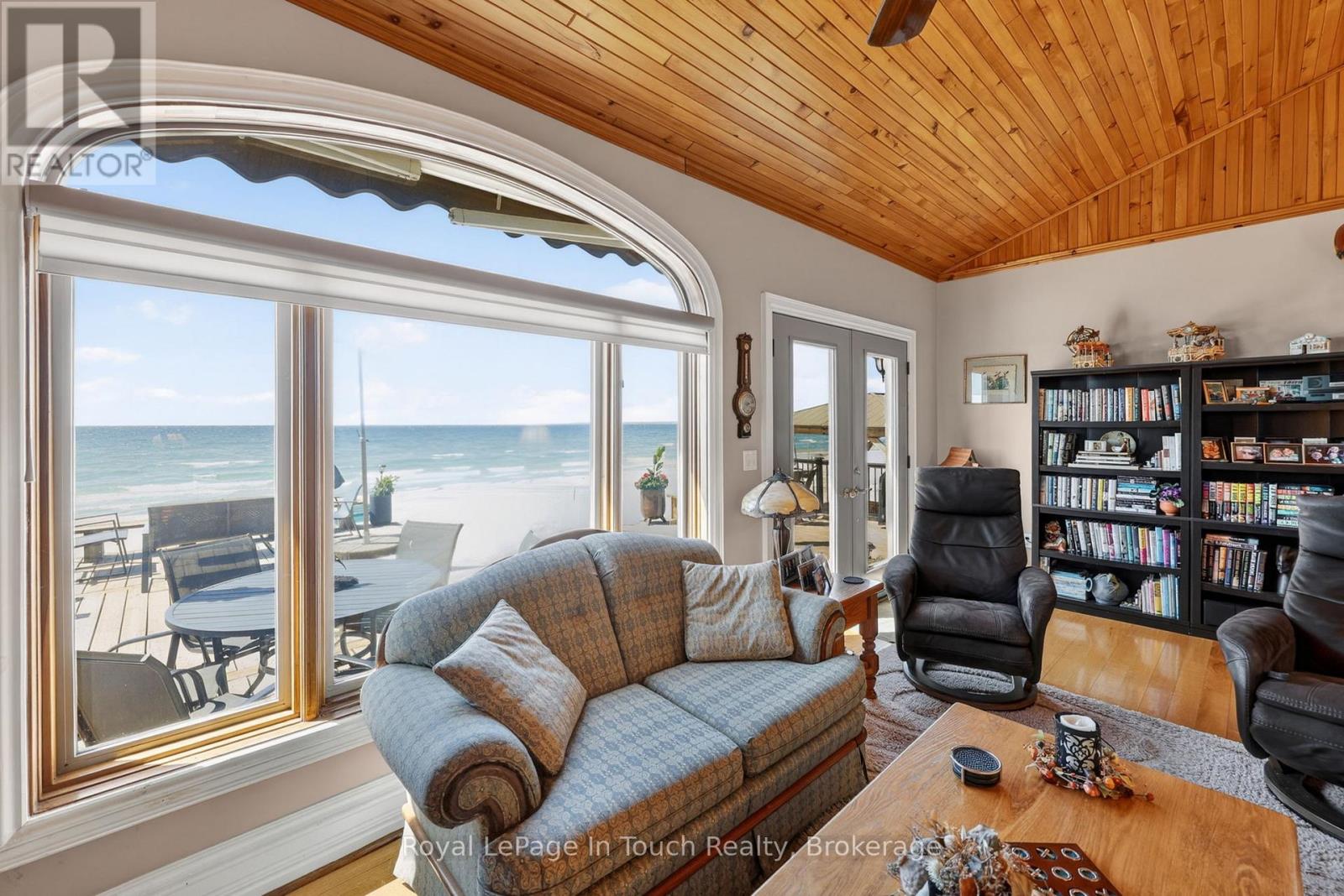 1092 TINY BEACHES ROAD S - 11