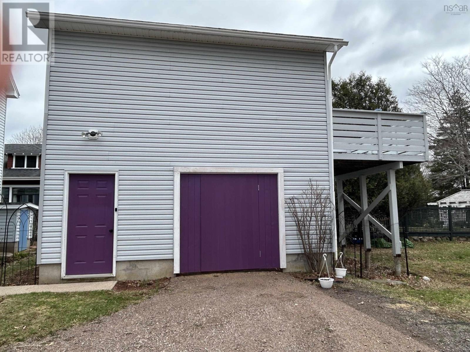 607 St.George Street - 18