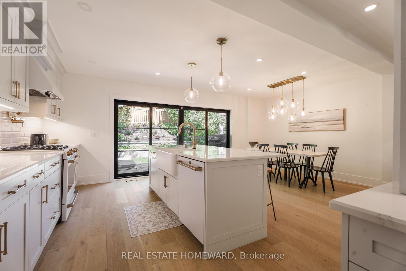 27 AVALON BOULEVARD - 11