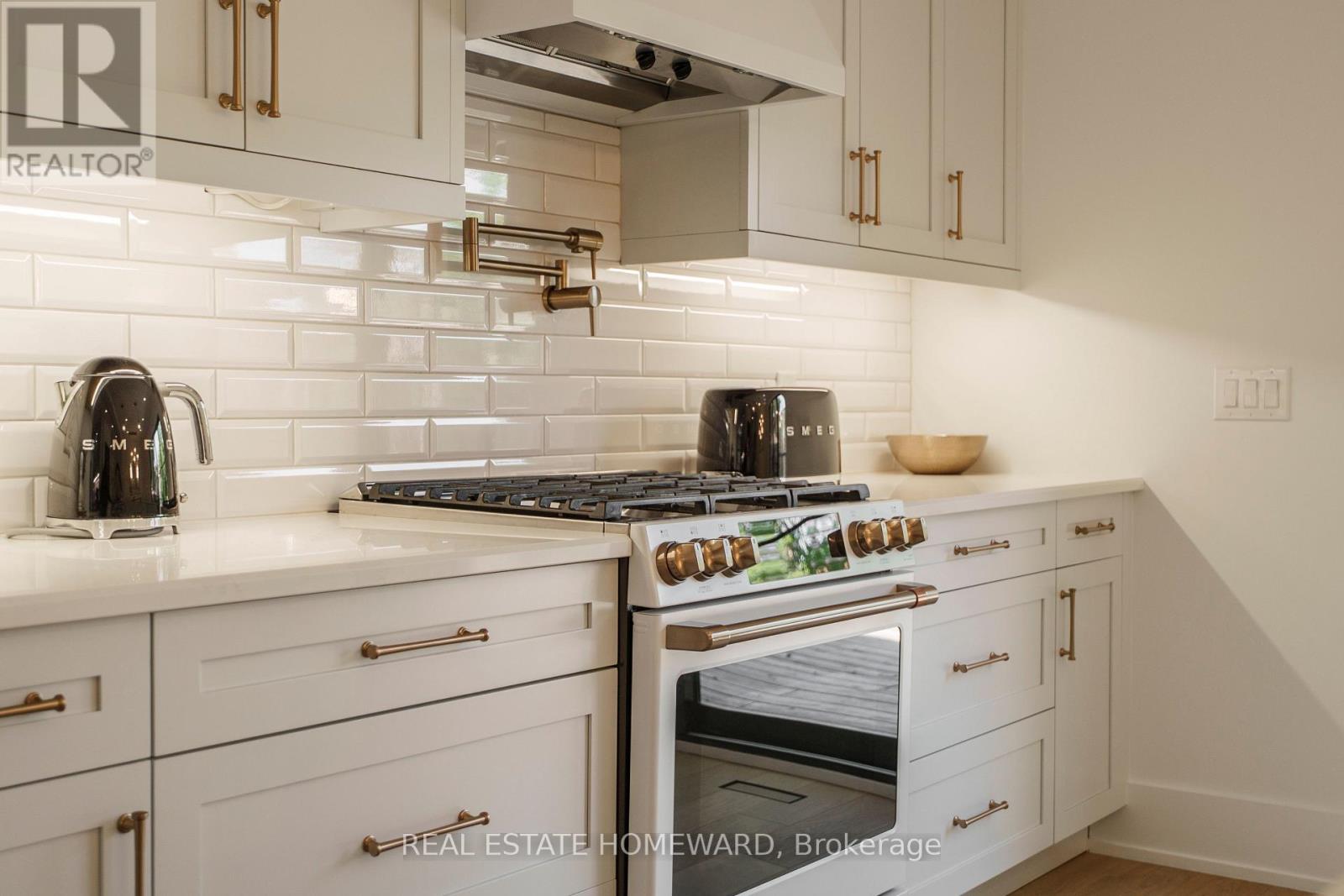 27 AVALON BOULEVARD - 17