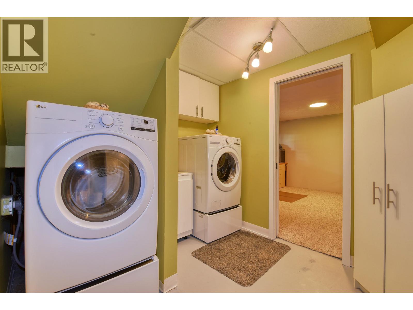 1125 PIGEON AVENUE - 22