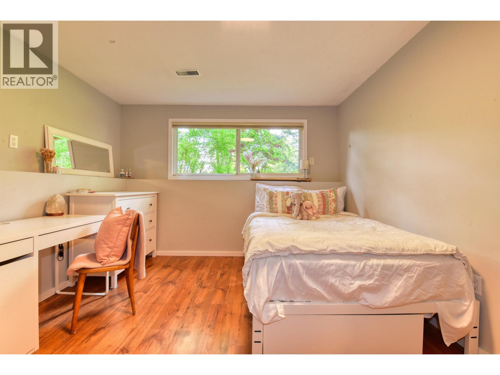 1125 PIGEON AVENUE - 19