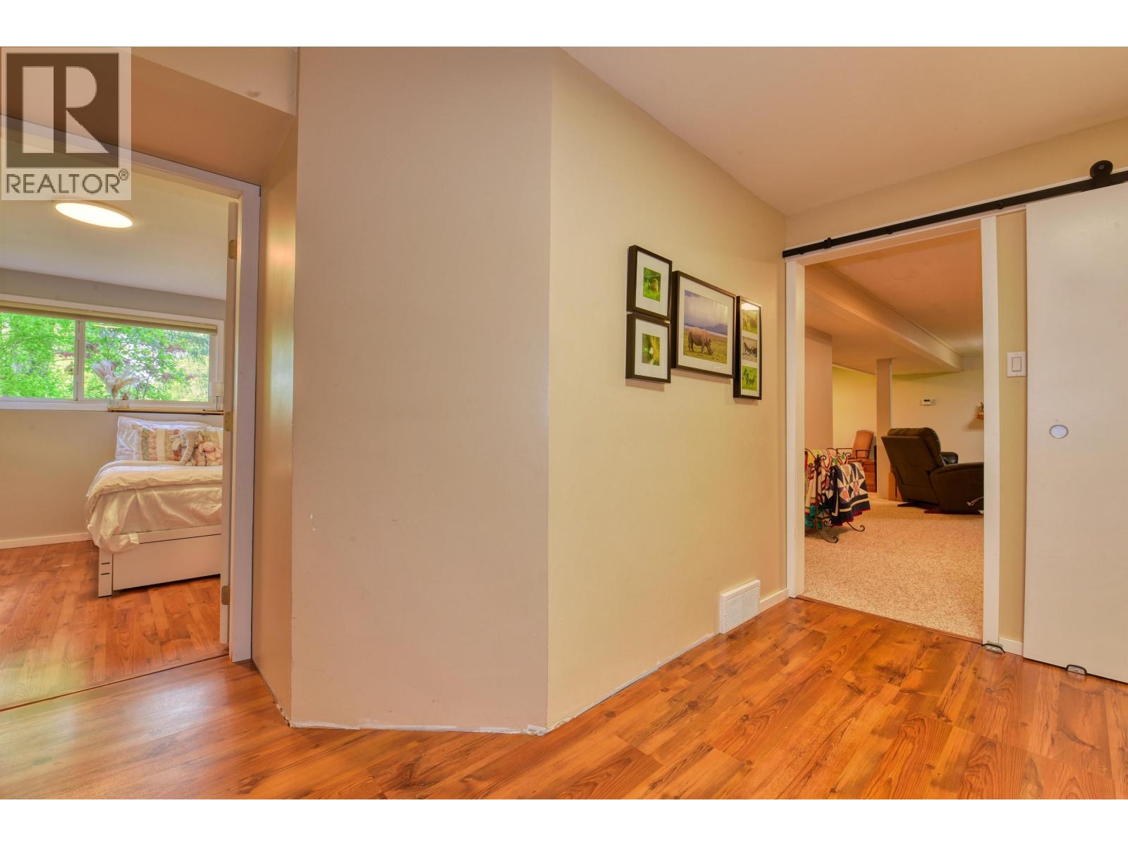 1125 PIGEON AVENUE - 21