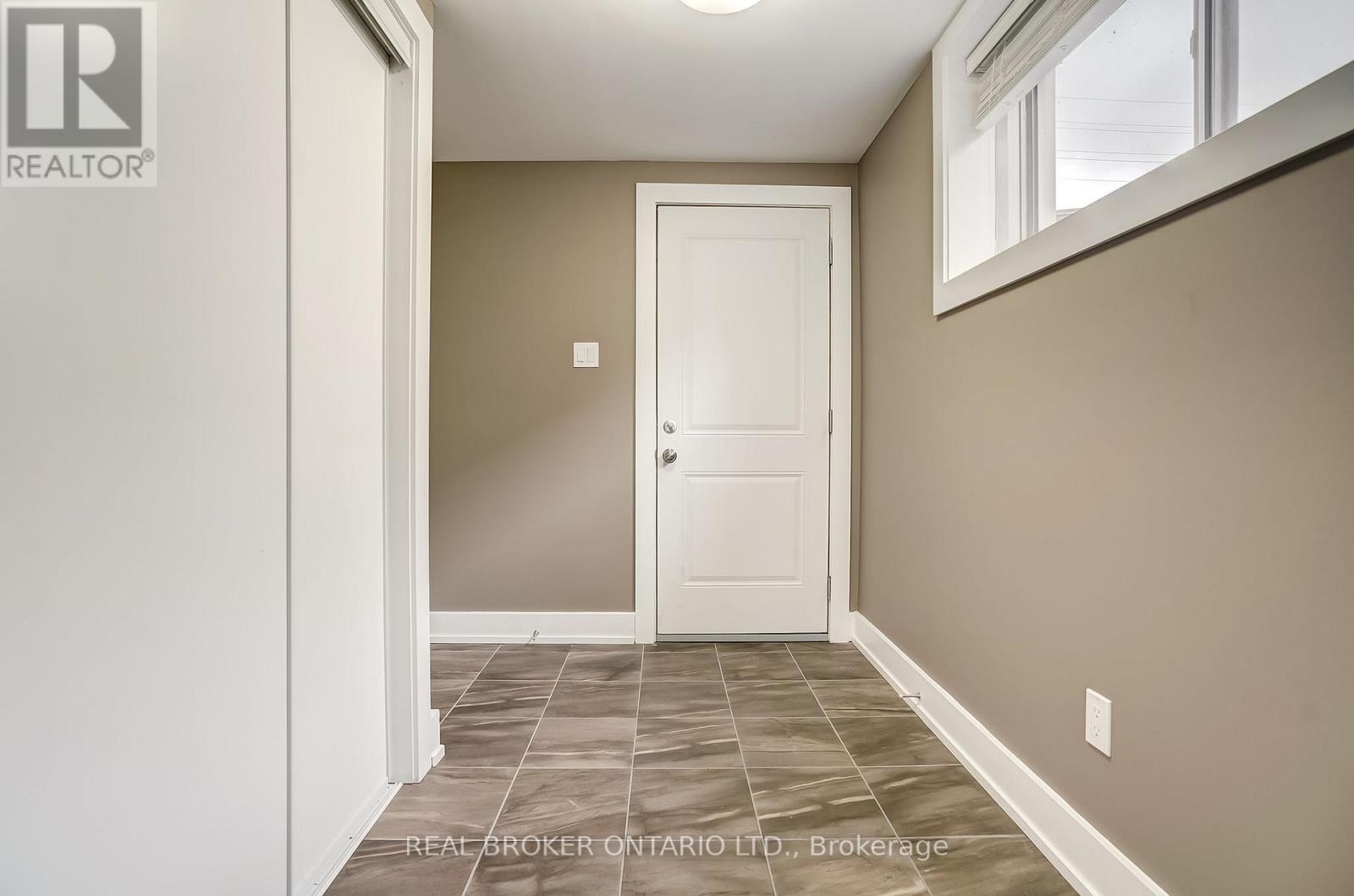 6237 PERTH STREET - 30