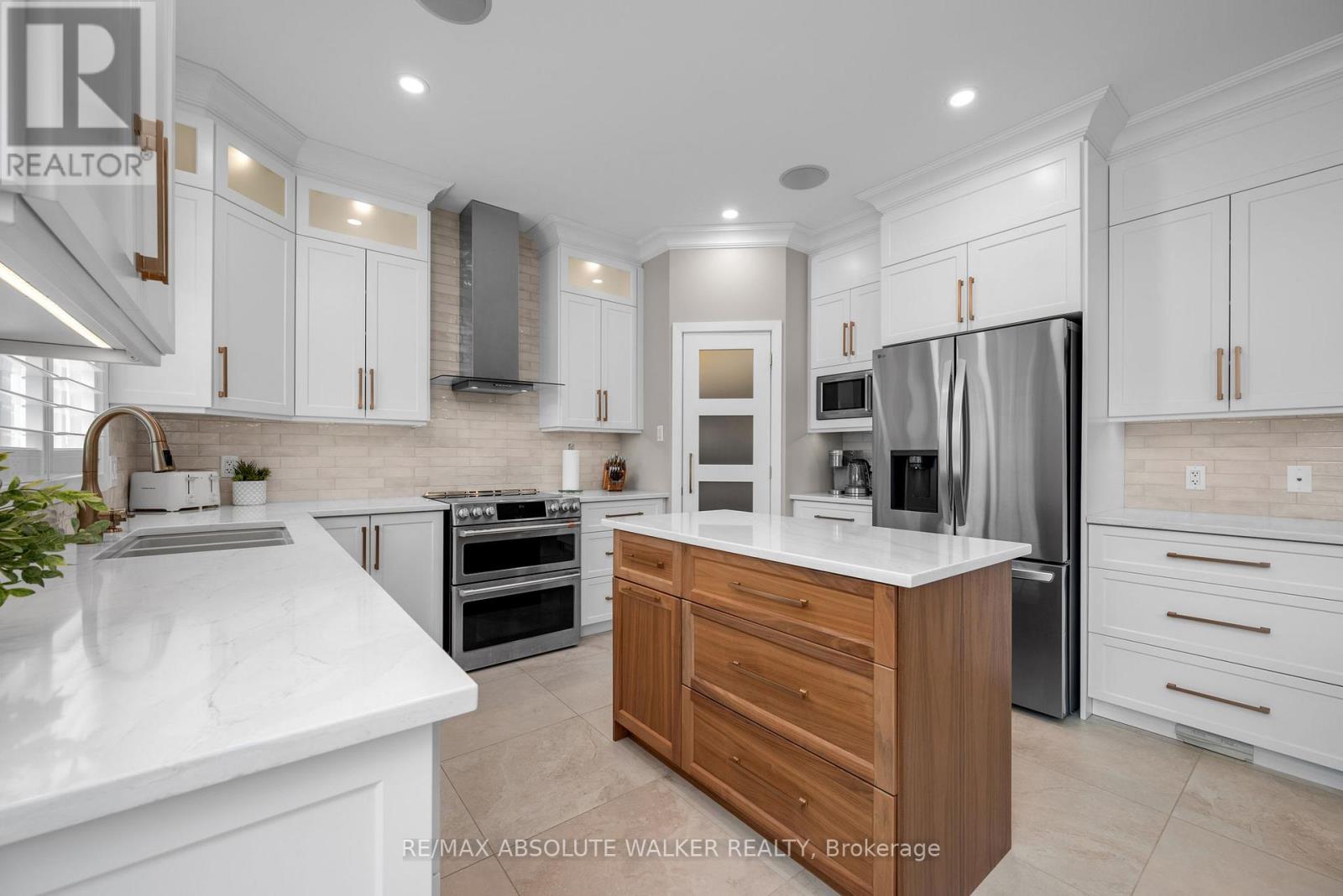 245 LUCINDA CRESCENT - 17