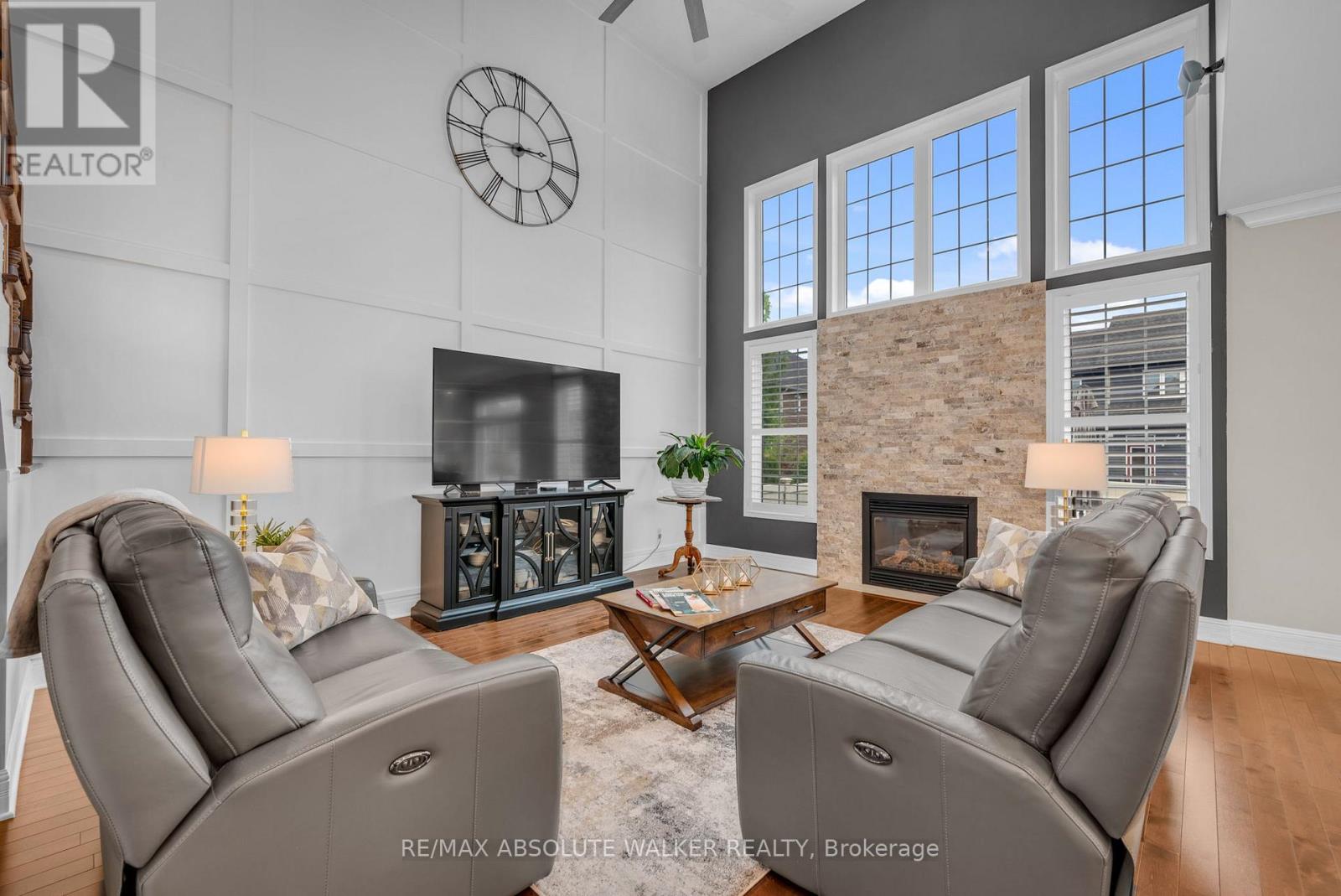 245 LUCINDA CRESCENT - 9