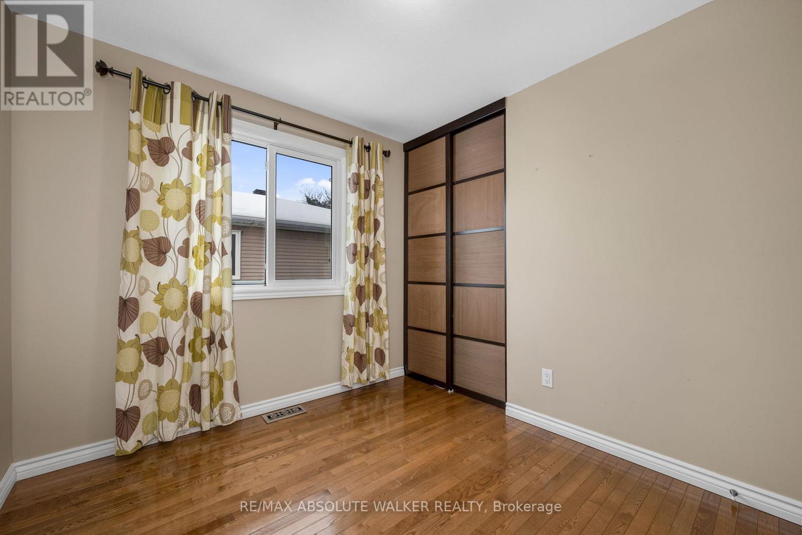 1849 MONTEREAU AVENUE - 36