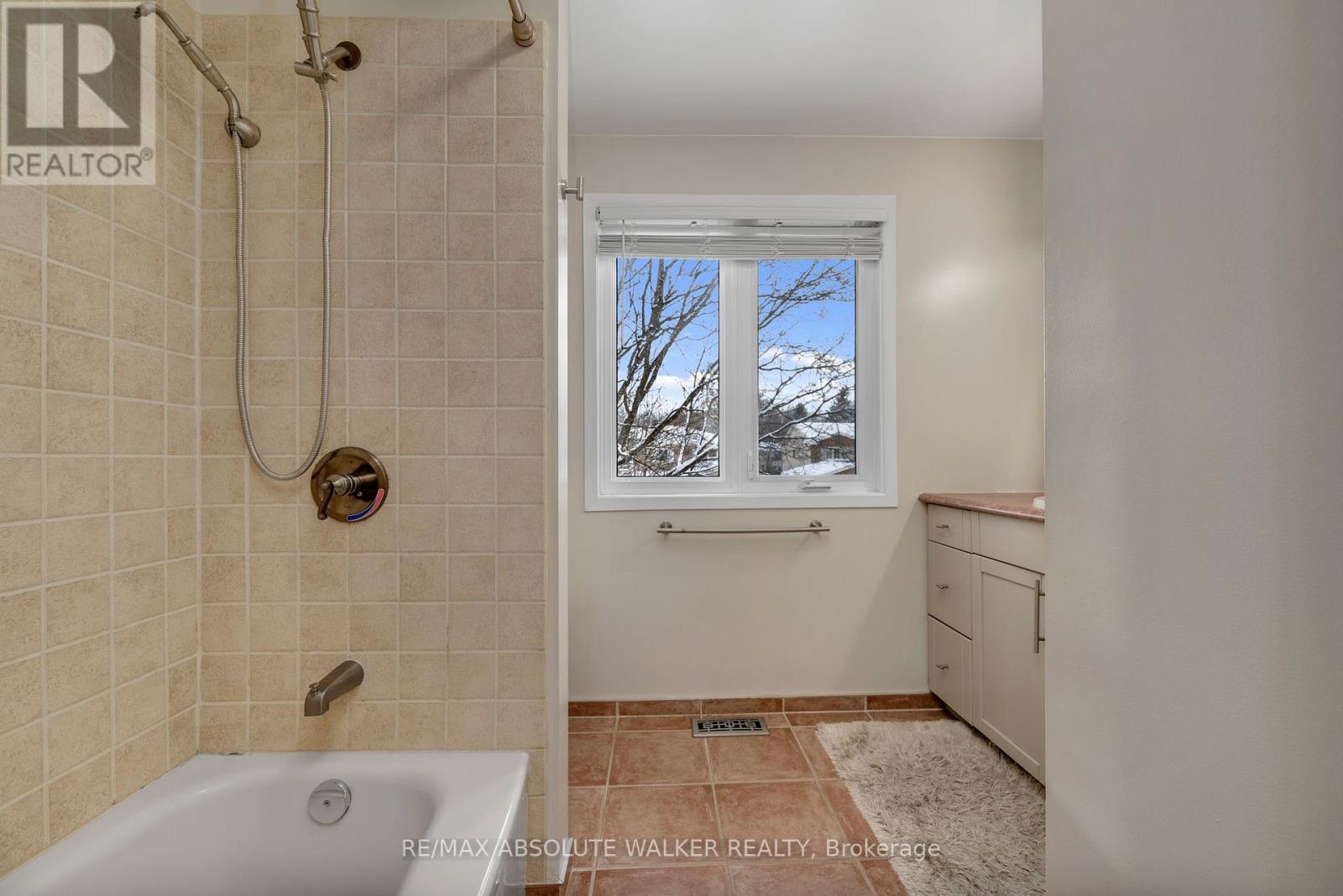 1849 MONTEREAU AVENUE - 37