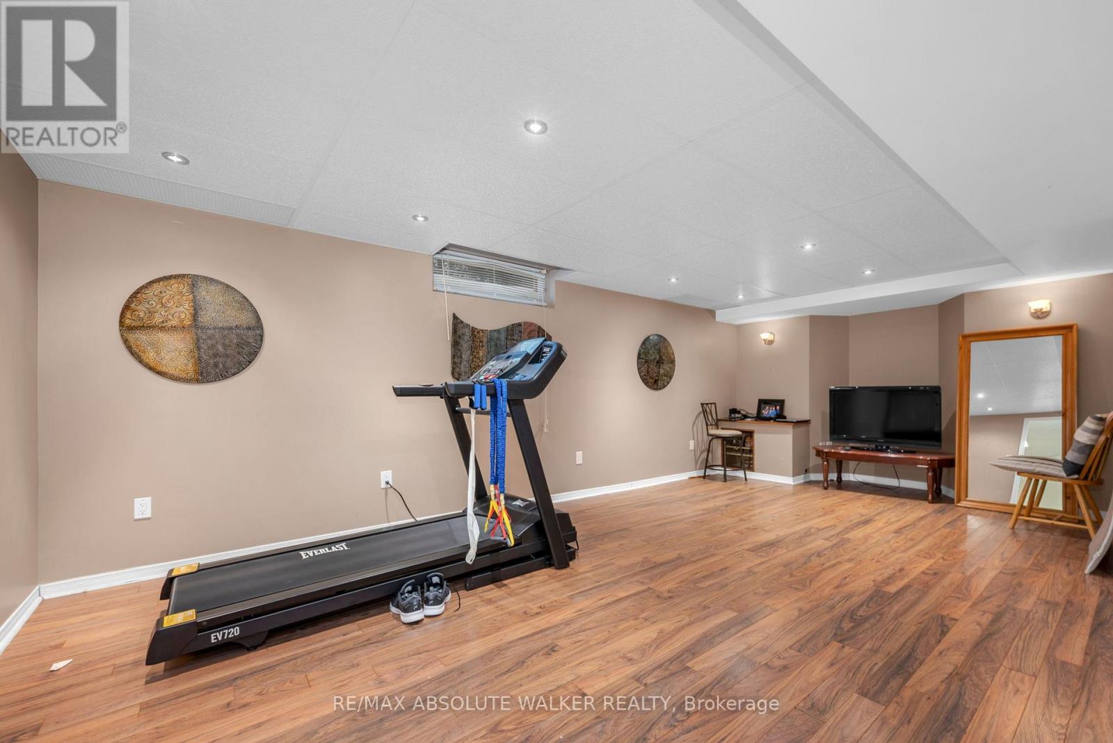 1849 MONTEREAU AVENUE - 40