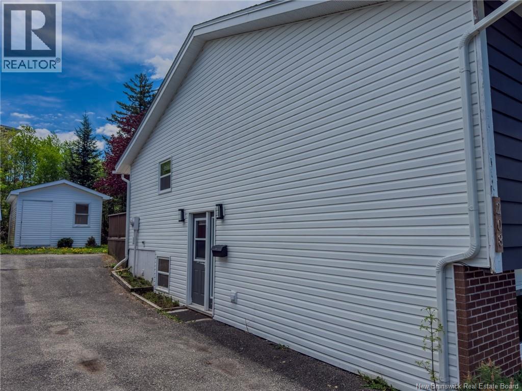 208 Boyaner Crescent - 44