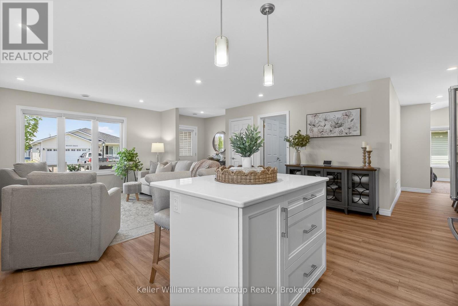 187 LAKE BREEZE DRIVE - 12