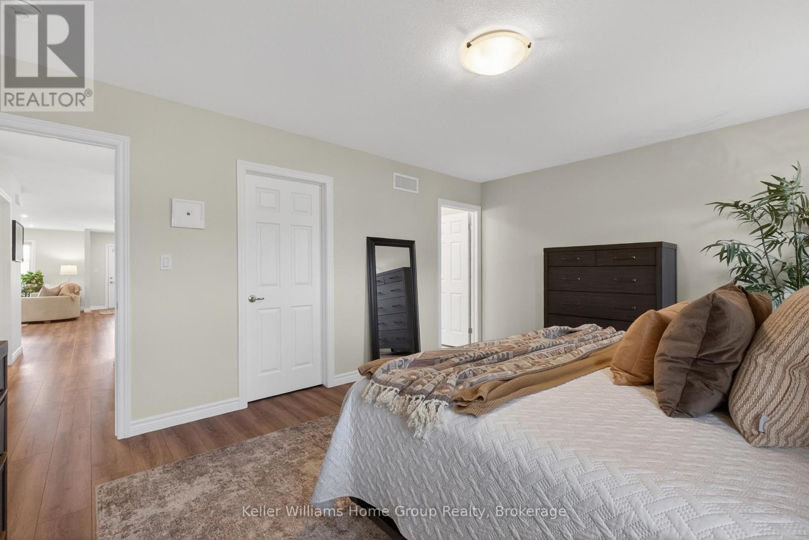 187 LAKE BREEZE DRIVE - 20