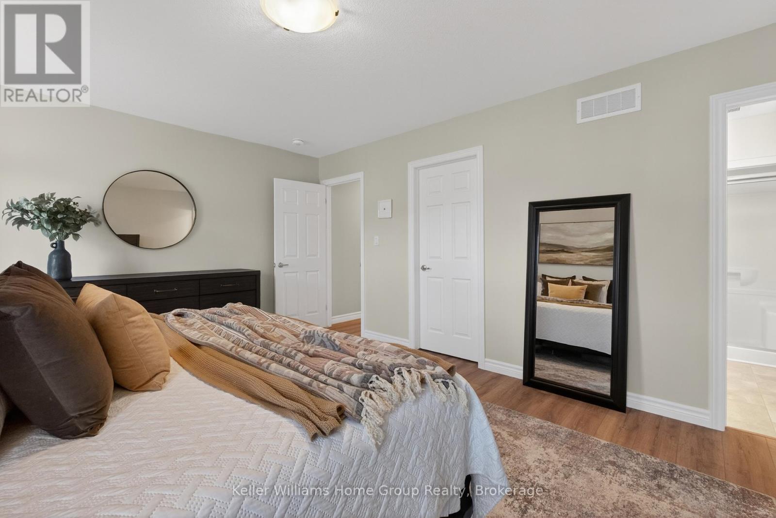 187 LAKE BREEZE DRIVE - 21