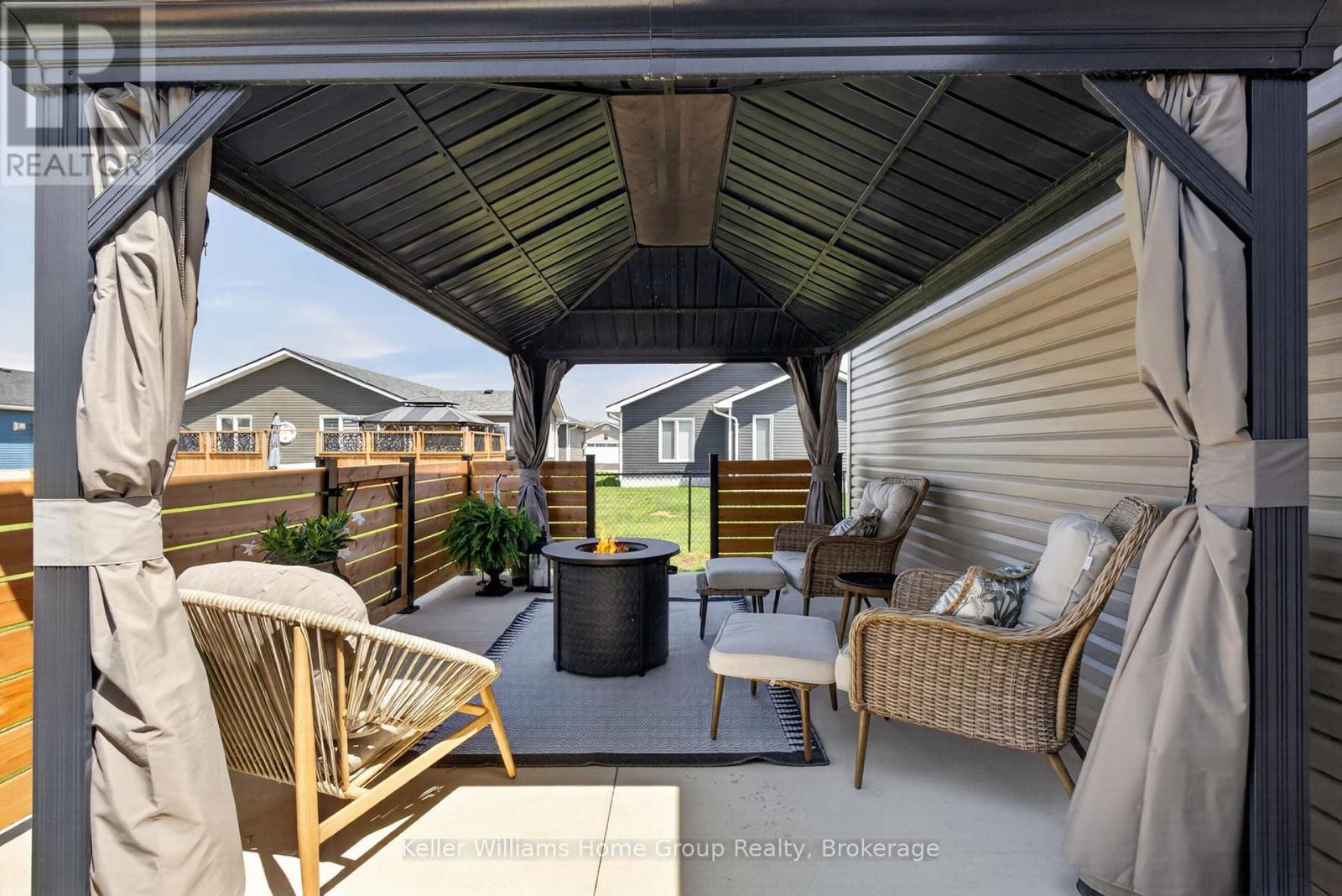 187 LAKE BREEZE DRIVE - 34