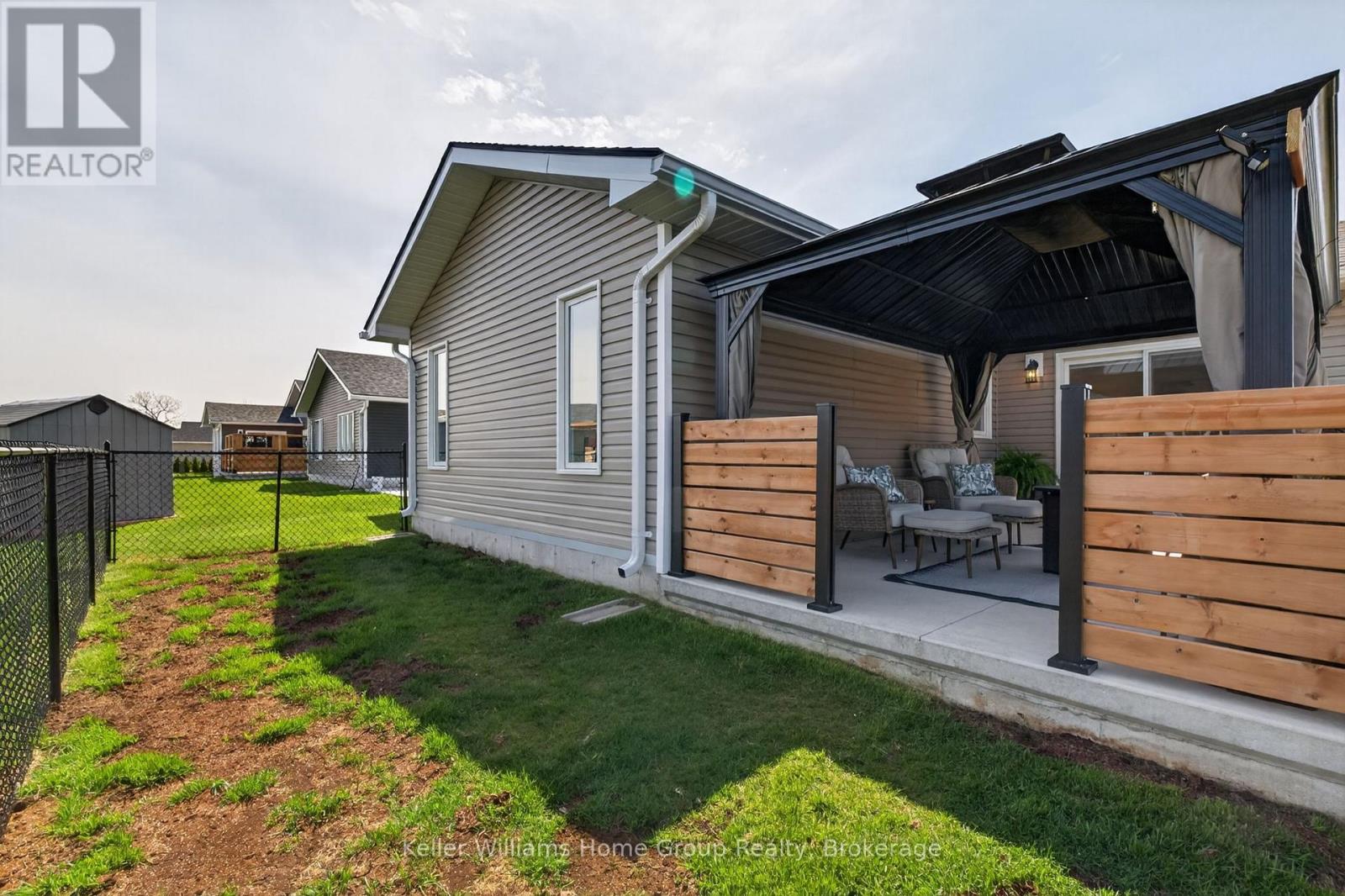 187 LAKE BREEZE DRIVE - 37
