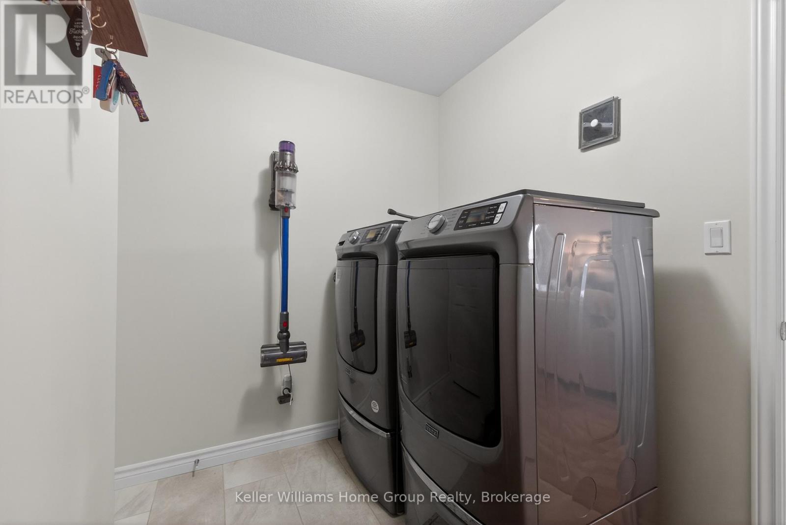187 LAKE BREEZE DRIVE - 39