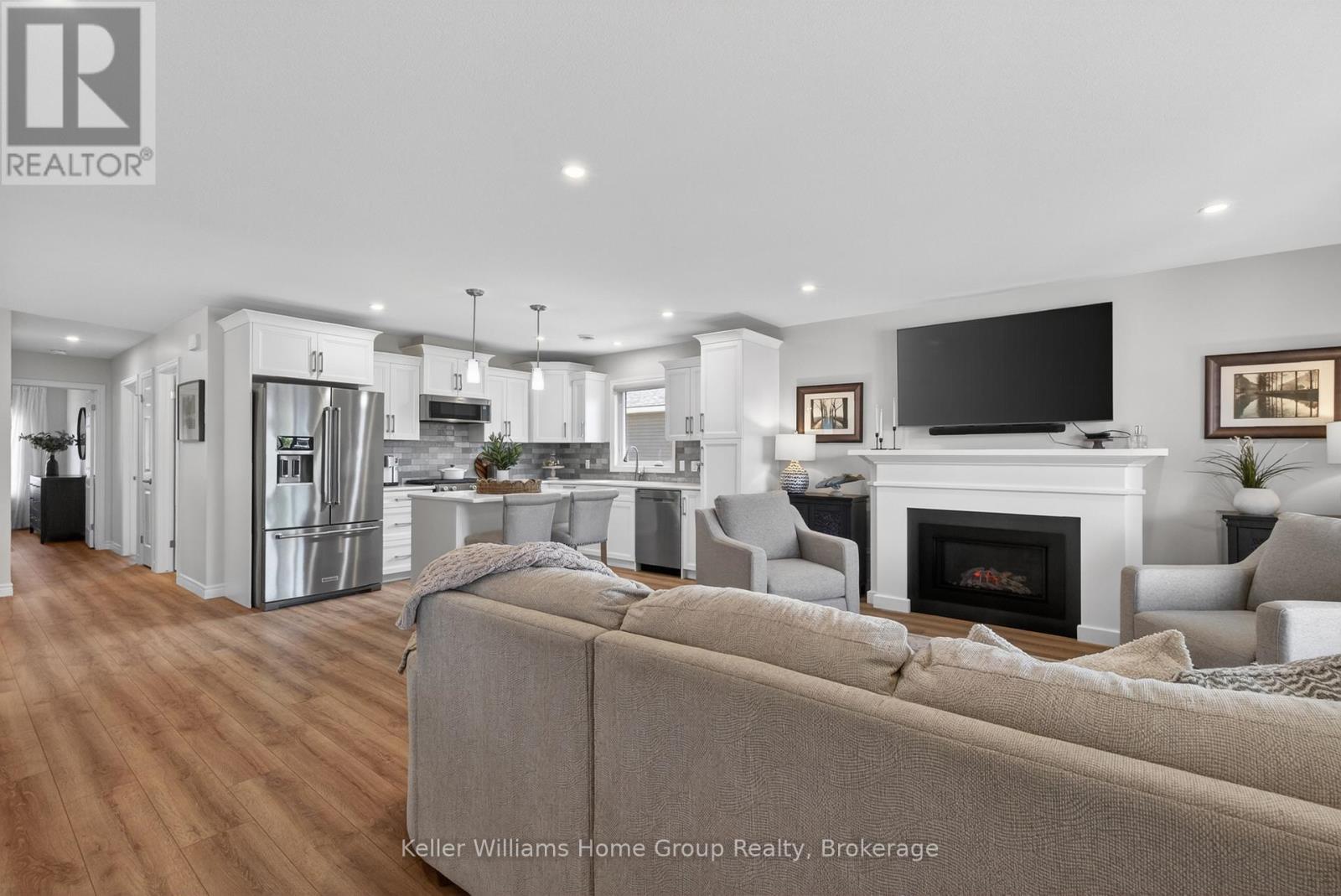 187 LAKE BREEZE DRIVE - 5