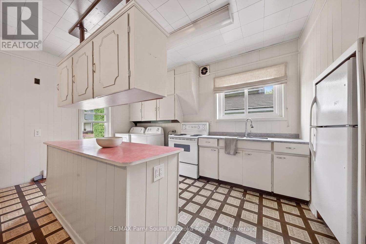 124 GIBSON STREET - 14
