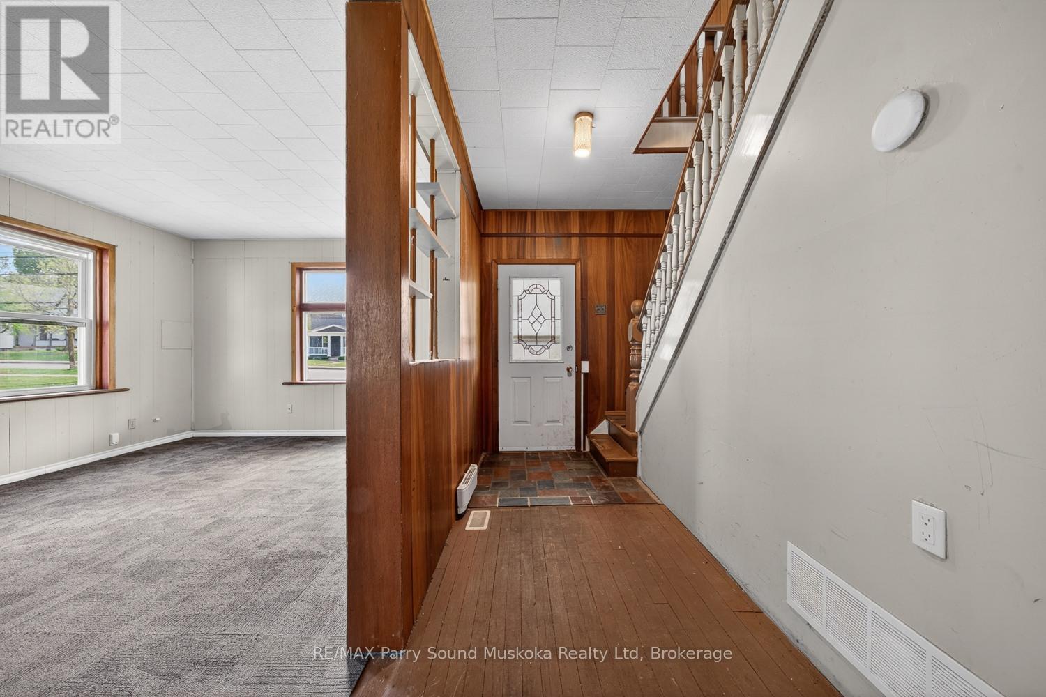 124 GIBSON STREET - 7